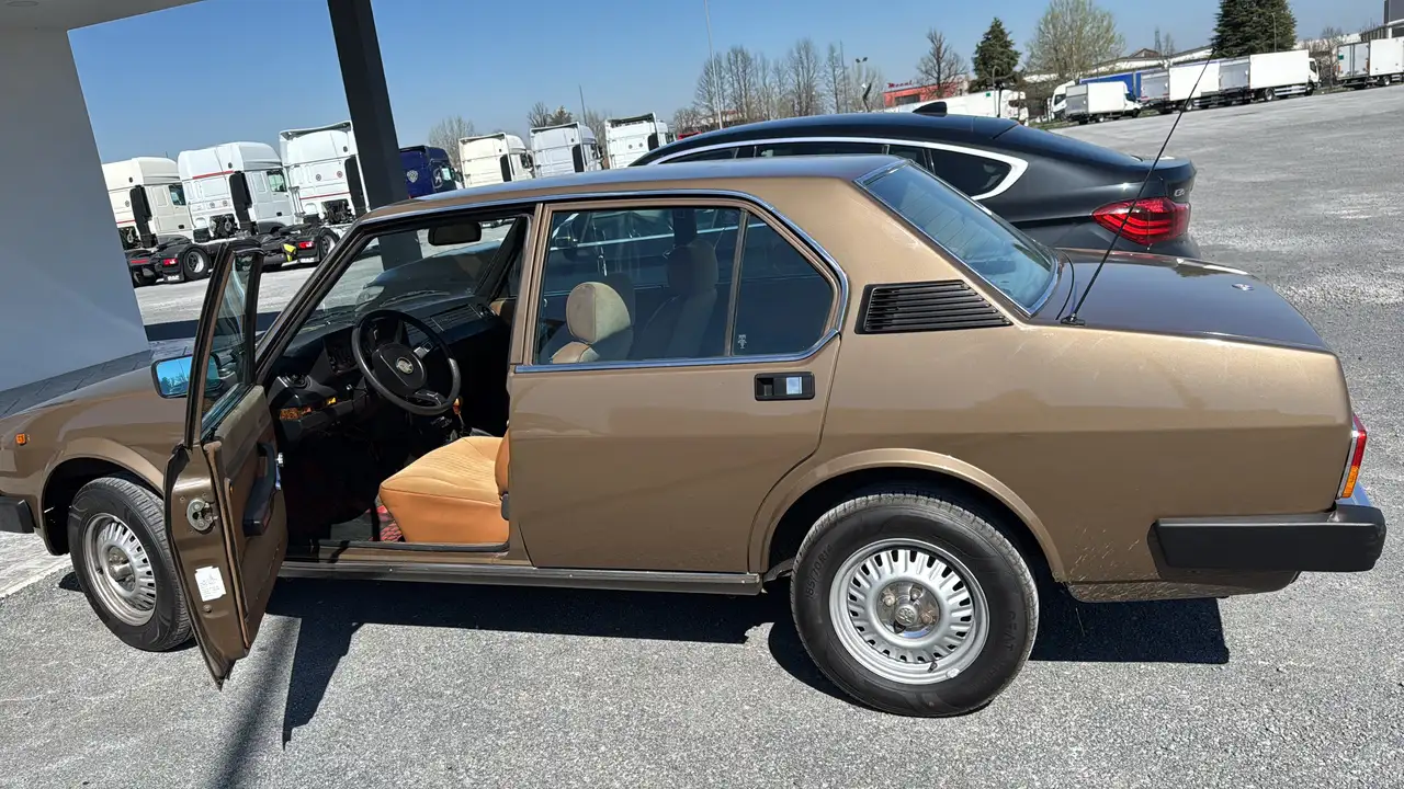 Alfa Romeo Alfetta 2.0 L, foto 9