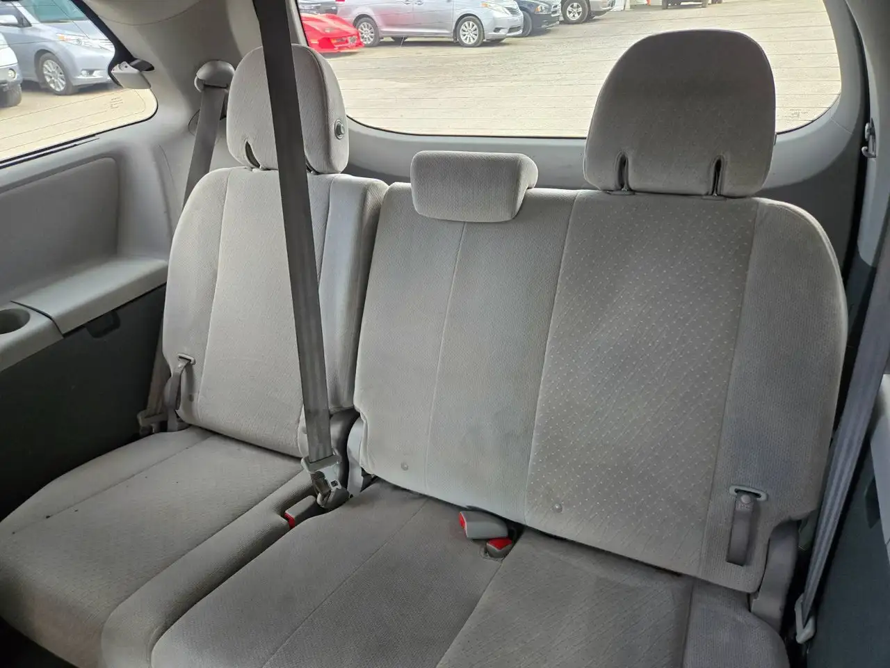 Toyota Sienna снимка Toyota Sienna