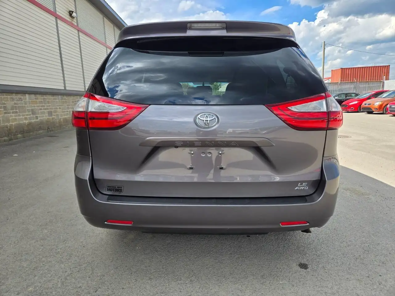 Toyota Sienna снимка Toyota Sienna