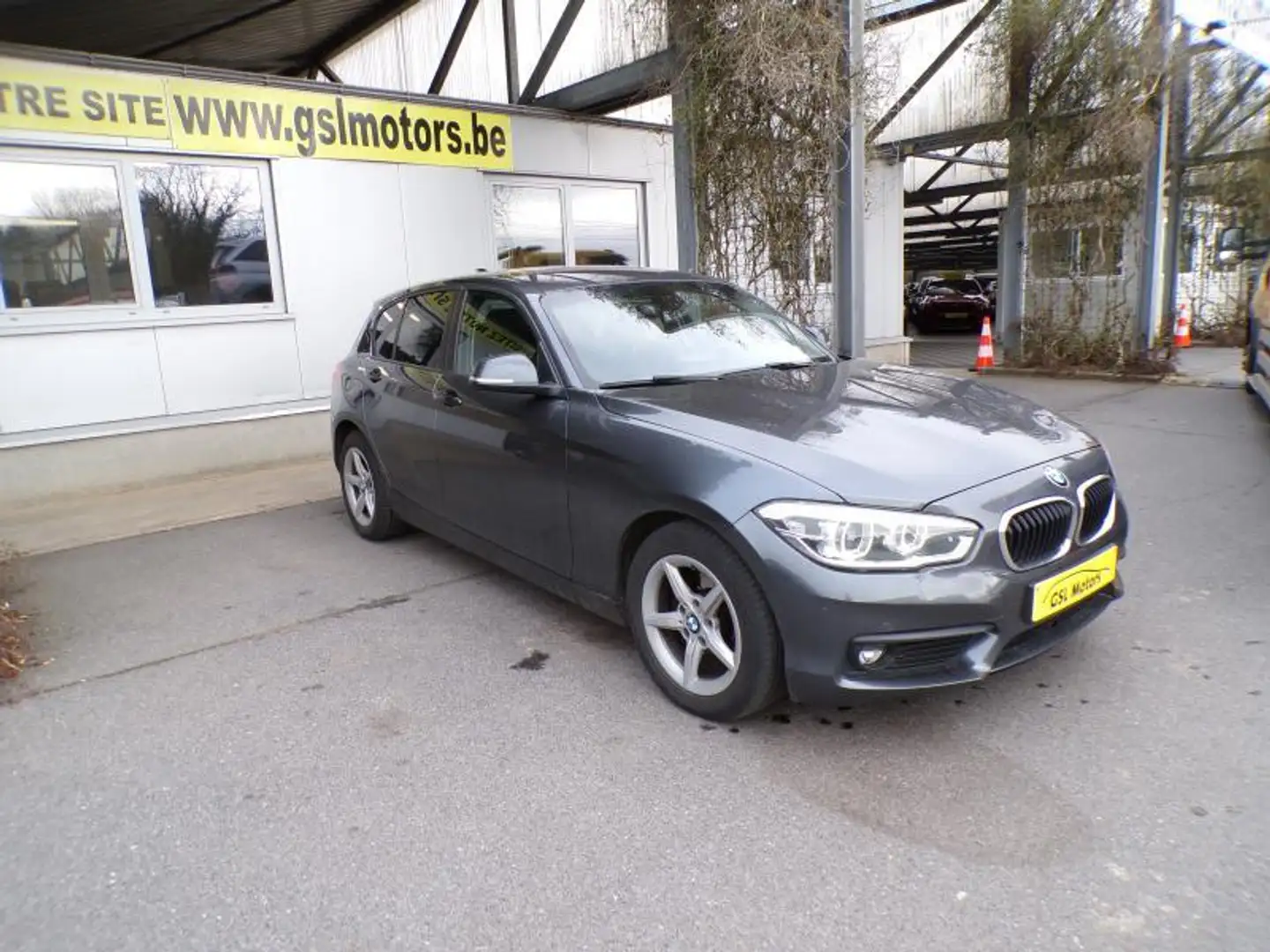 BMW 114 1.5D 95cv gris 10/18 Airco GPS Bluetooth Radio Gris - 1