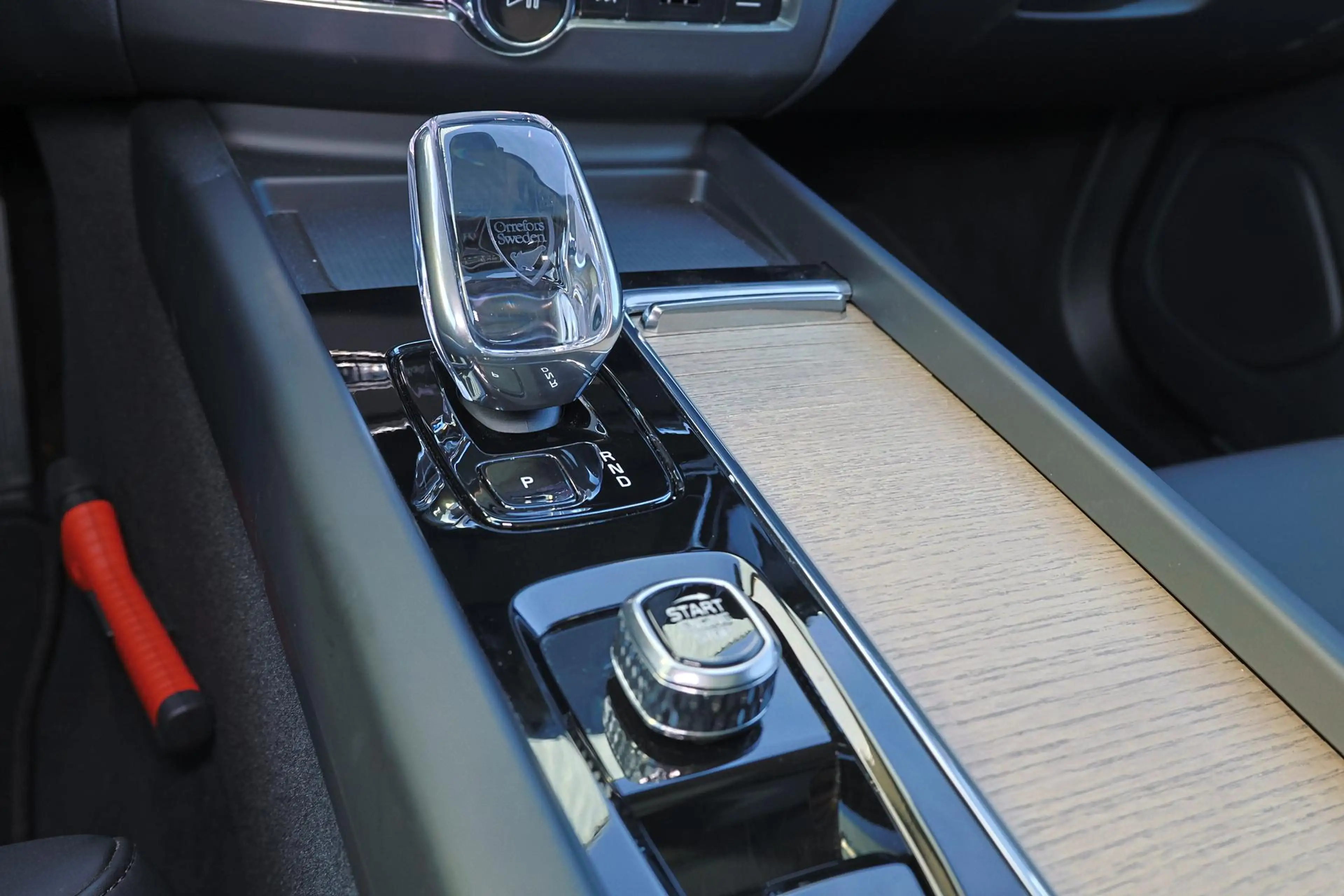 Volvo XC60 T6 Recharge AWD Ultra Dark - Luchtvering - Panoram — photo 11