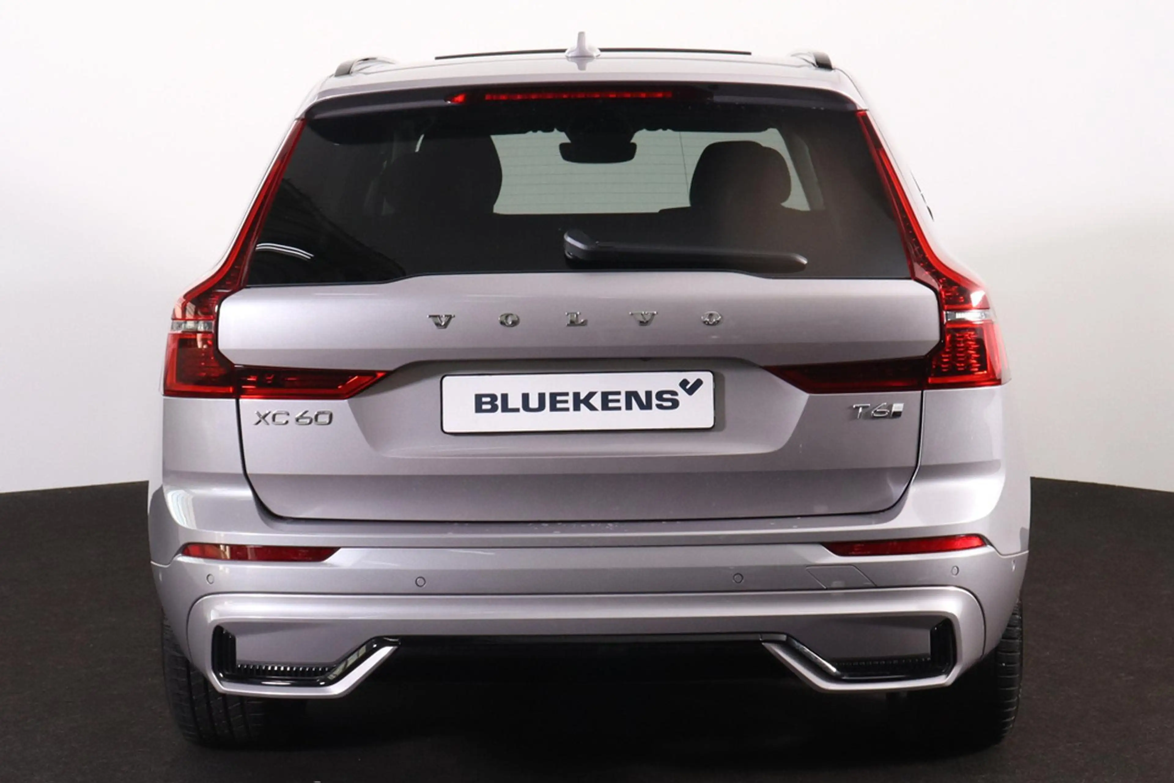Volvo XC60 T6 Recharge AWD Ultra Dark - Luchtvering - Panoram — photo 4