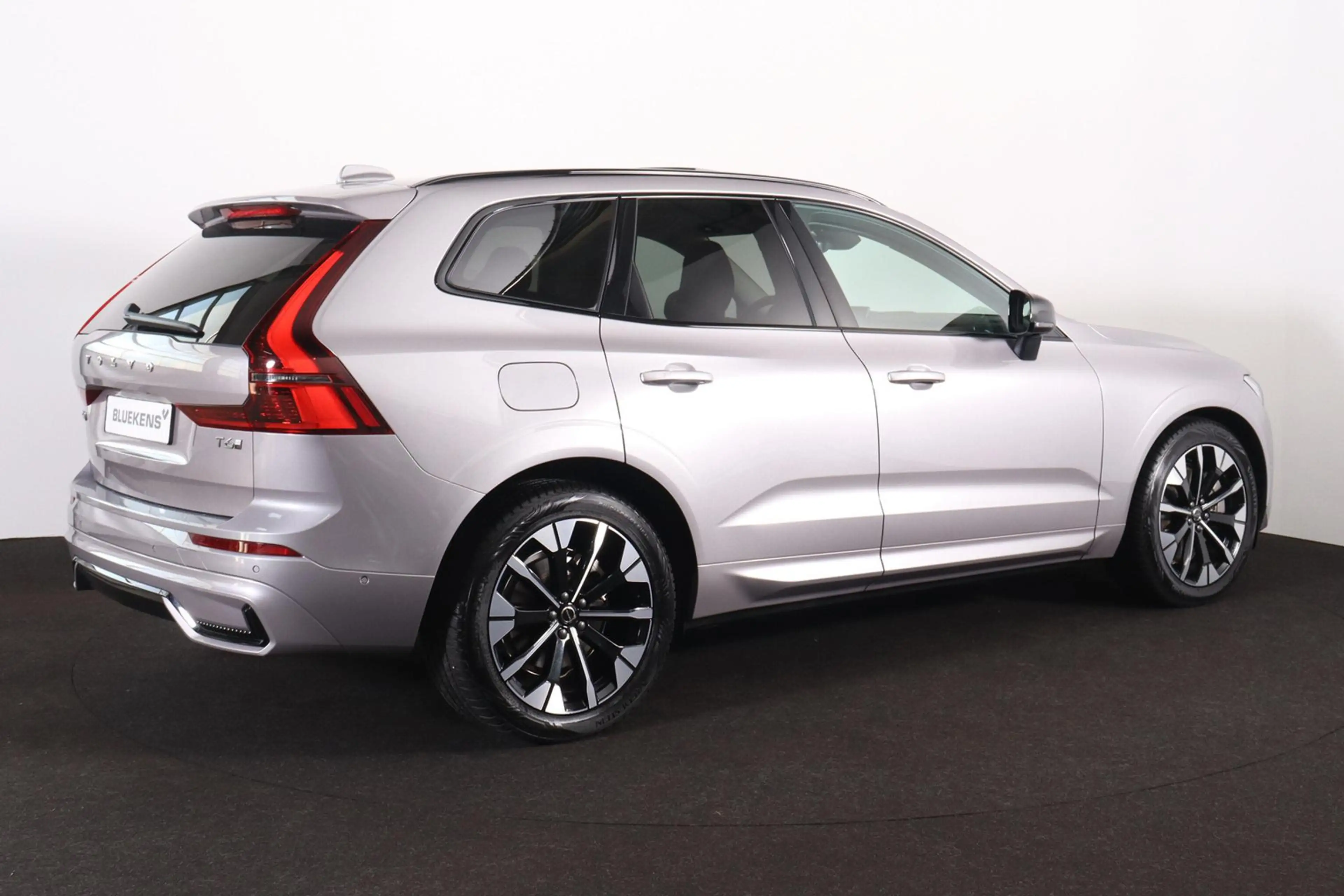 Volvo XC60 T6 Recharge AWD Ultra Dark - Luchtvering - Panoram — photo 5