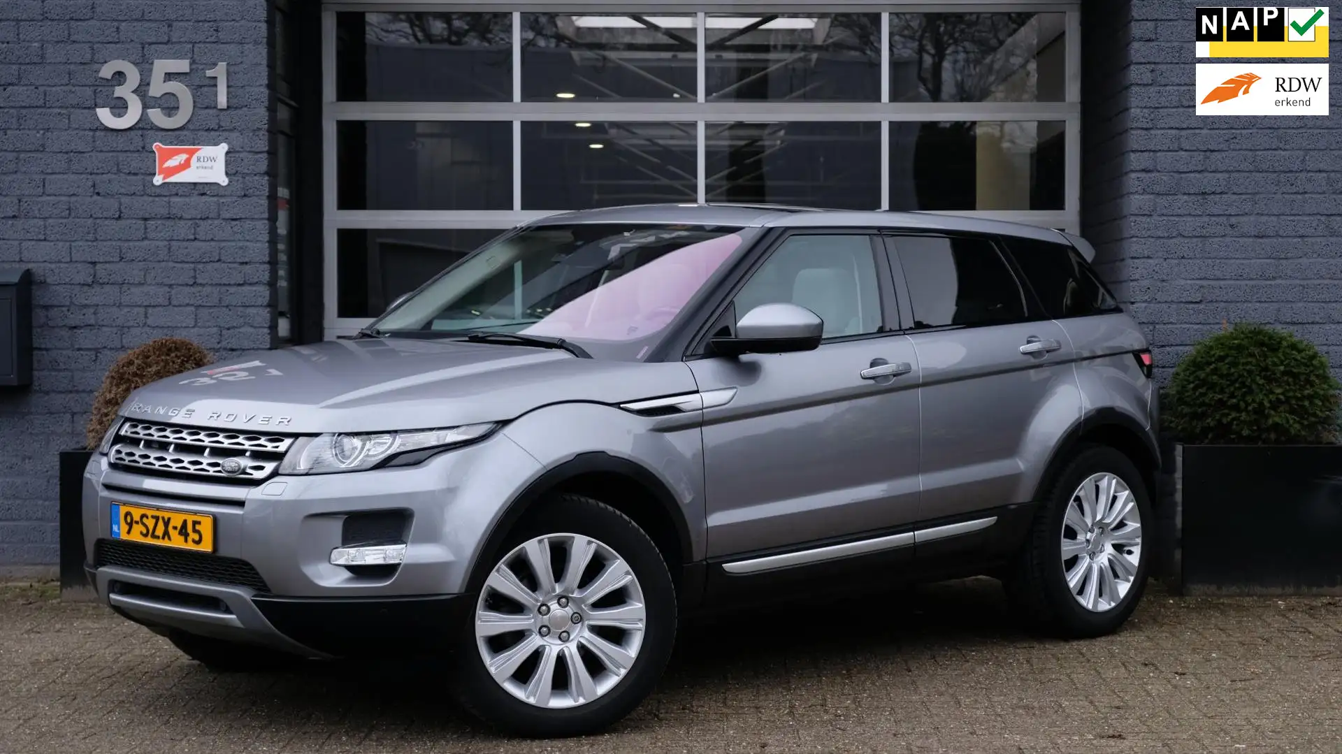 Land Rover Range Rover Evoque 2.2 SD4 4WD Prestige Panorama | Leder | Trekhaak Grigio - 1