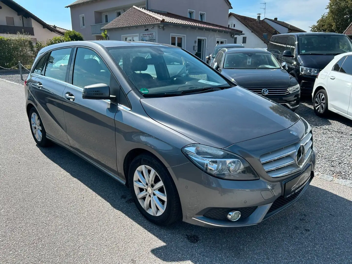 Mercedes-Benz B 200 B -Klasse B 200 *NAVI*AHK* Grau - 1