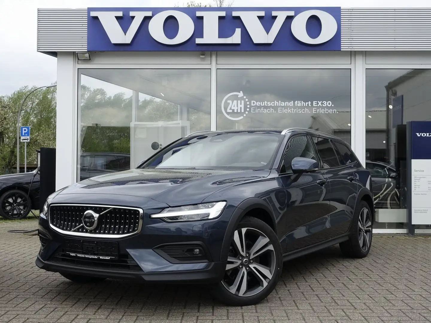 Volvo V60 Cross Country V60 B4 AWD Cross Country Plus/360°/H&K/AHK/Pano Blau - 1