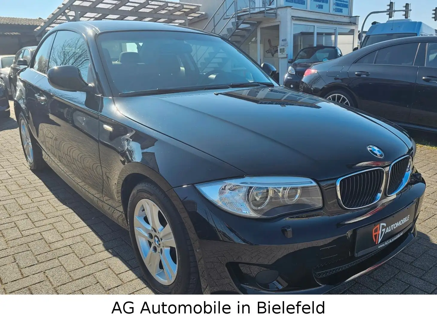 BMW 120 Baureihe 1 Coupe 120i Schwarz - 1