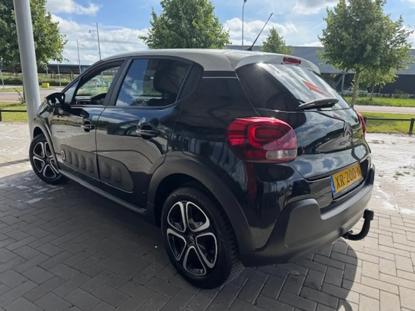 Citroen C3 1.2 PT S&S FFEL EDITION + ECC/NAVI/APPLE CARPLAY/D Zwart - 2