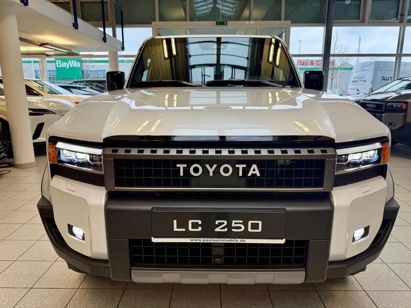 Toyota Land Cruiser 250 - LOUNGE-MILD HYB.-7-SEATS-PANORAMA-H. UP Blanc - 2