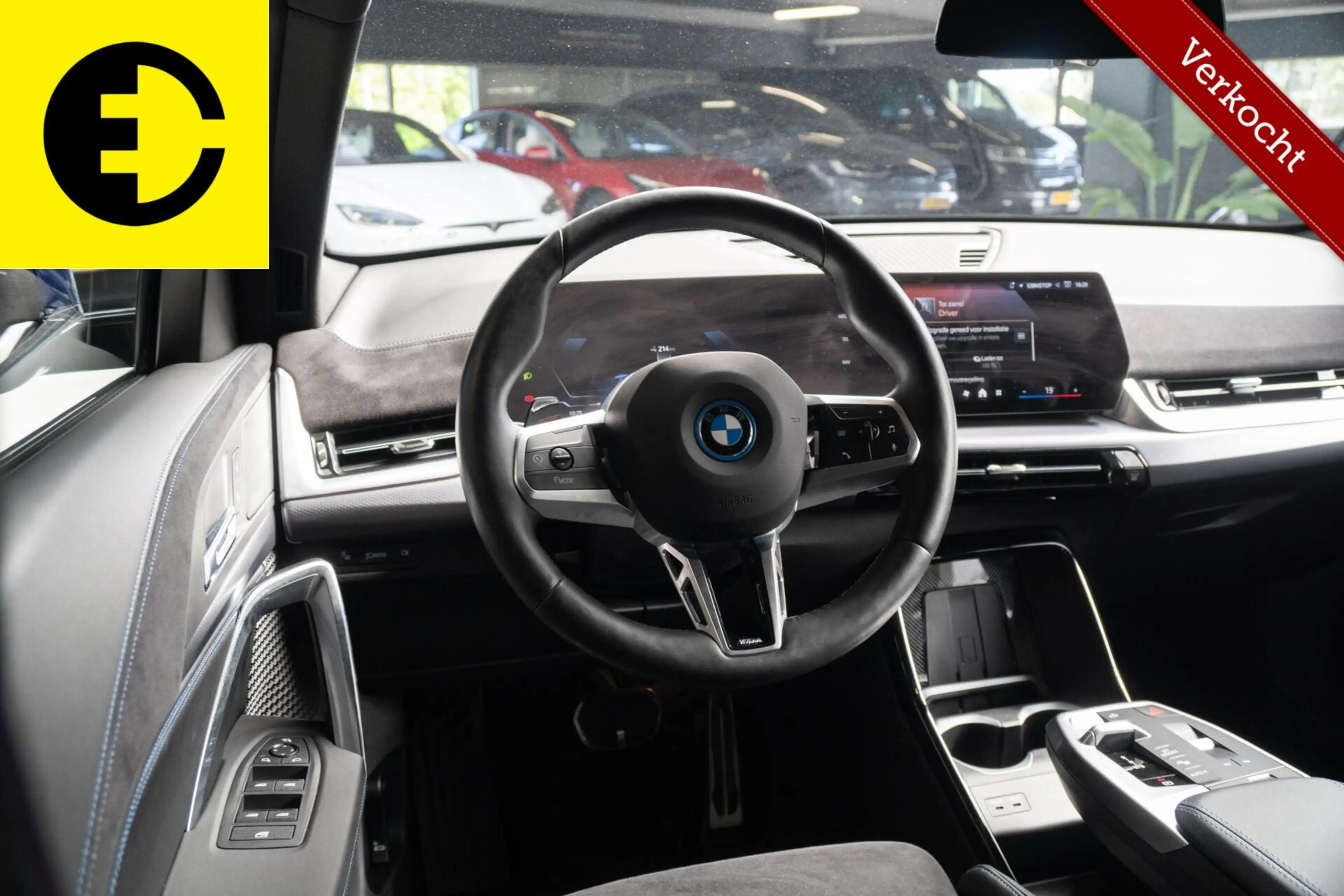 BMW iX2 eDrive20 67 kWh | 96,9% SOH | Alcantara stoelen | — photo 4
