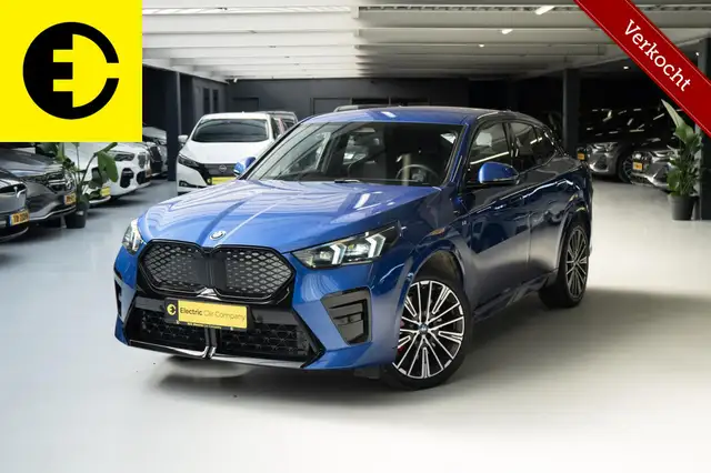 BMW iX2 eDrive20 67 kWh | 96,9% SOH | Alcantara stoelen |