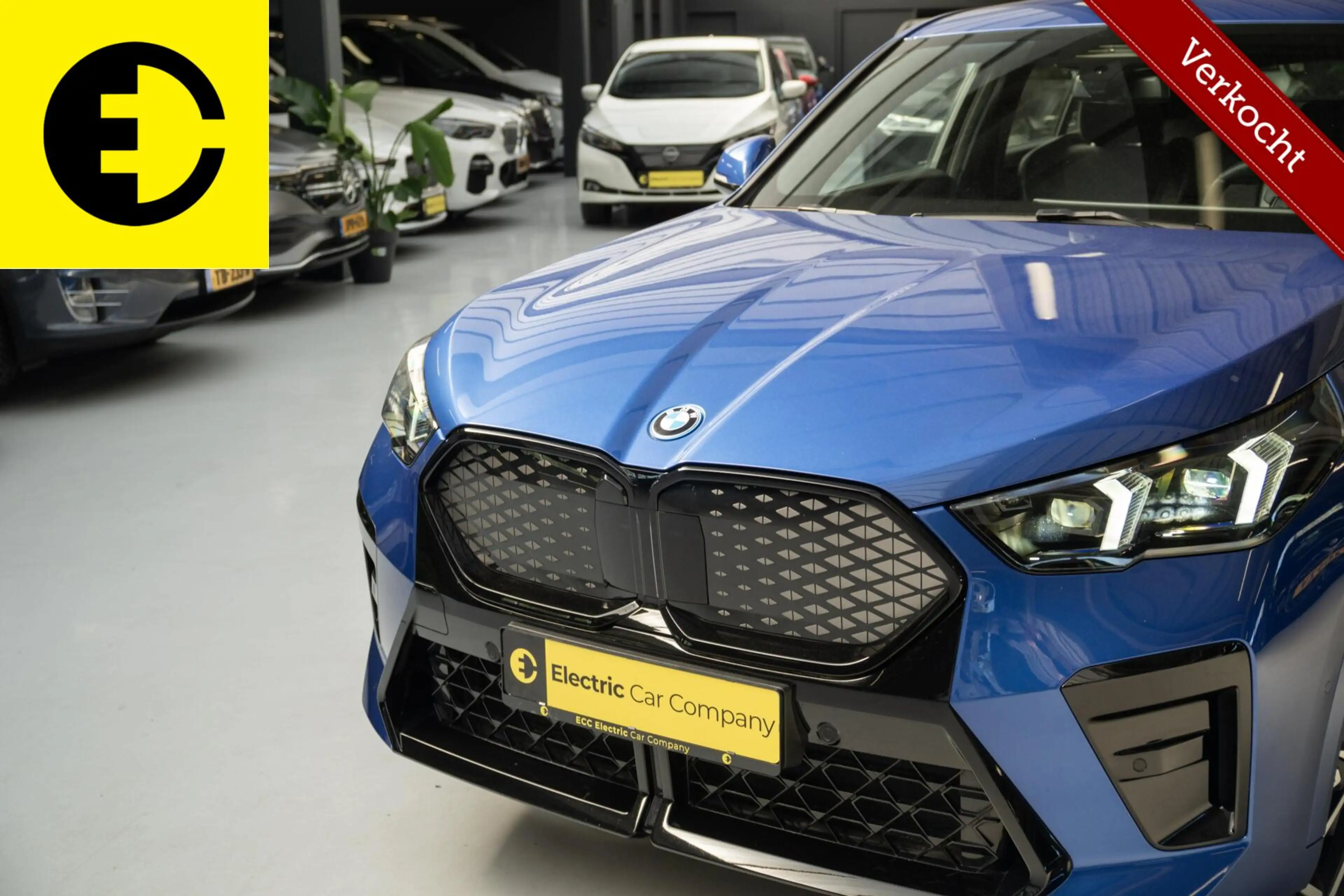 BMW iX2 eDrive20 67 kWh | 96,9% SOH | Alcantara stoelen | — photo 2