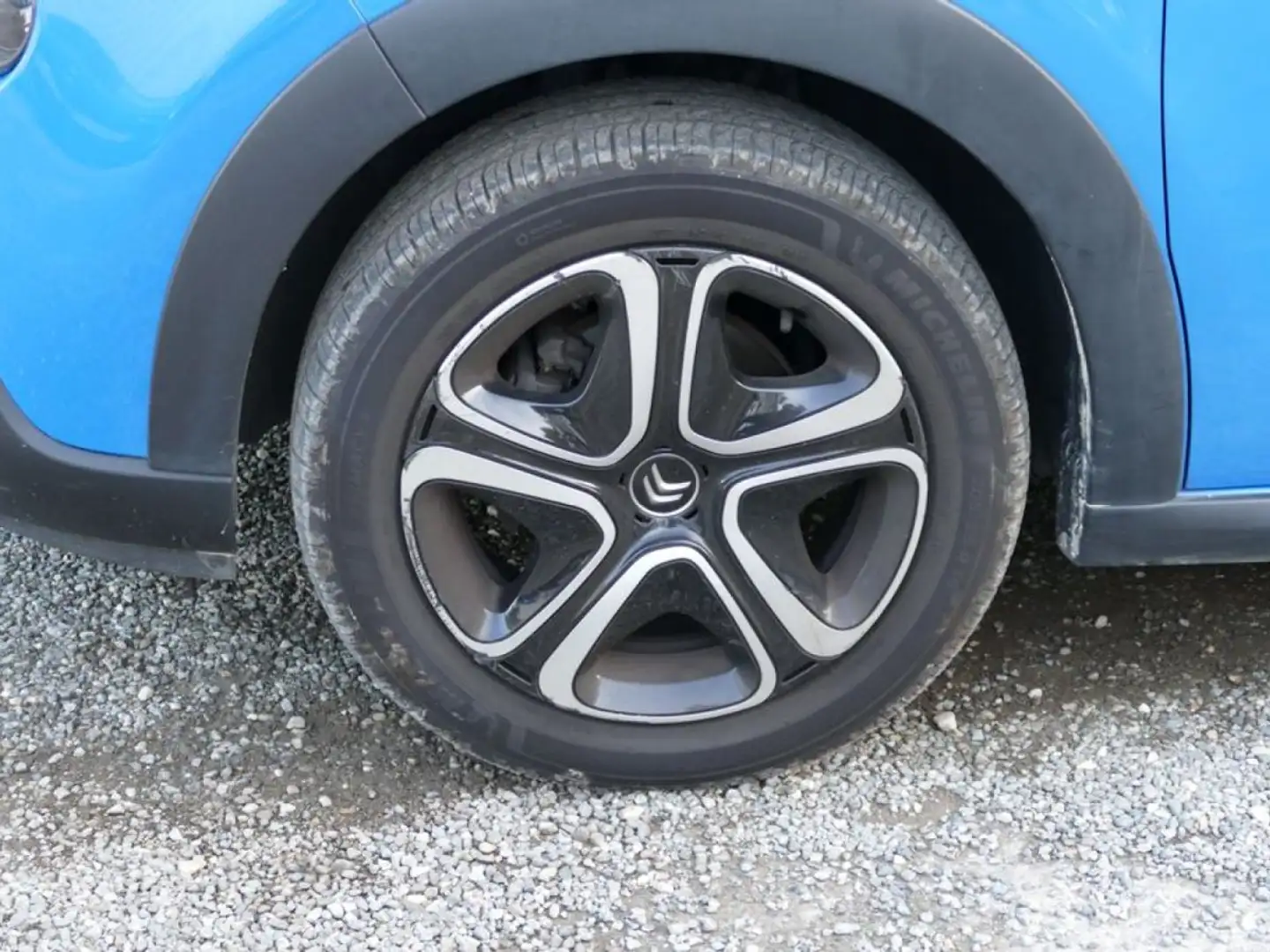 Citroen C3 82 Ch FEEL BVM5 Blauw - 2