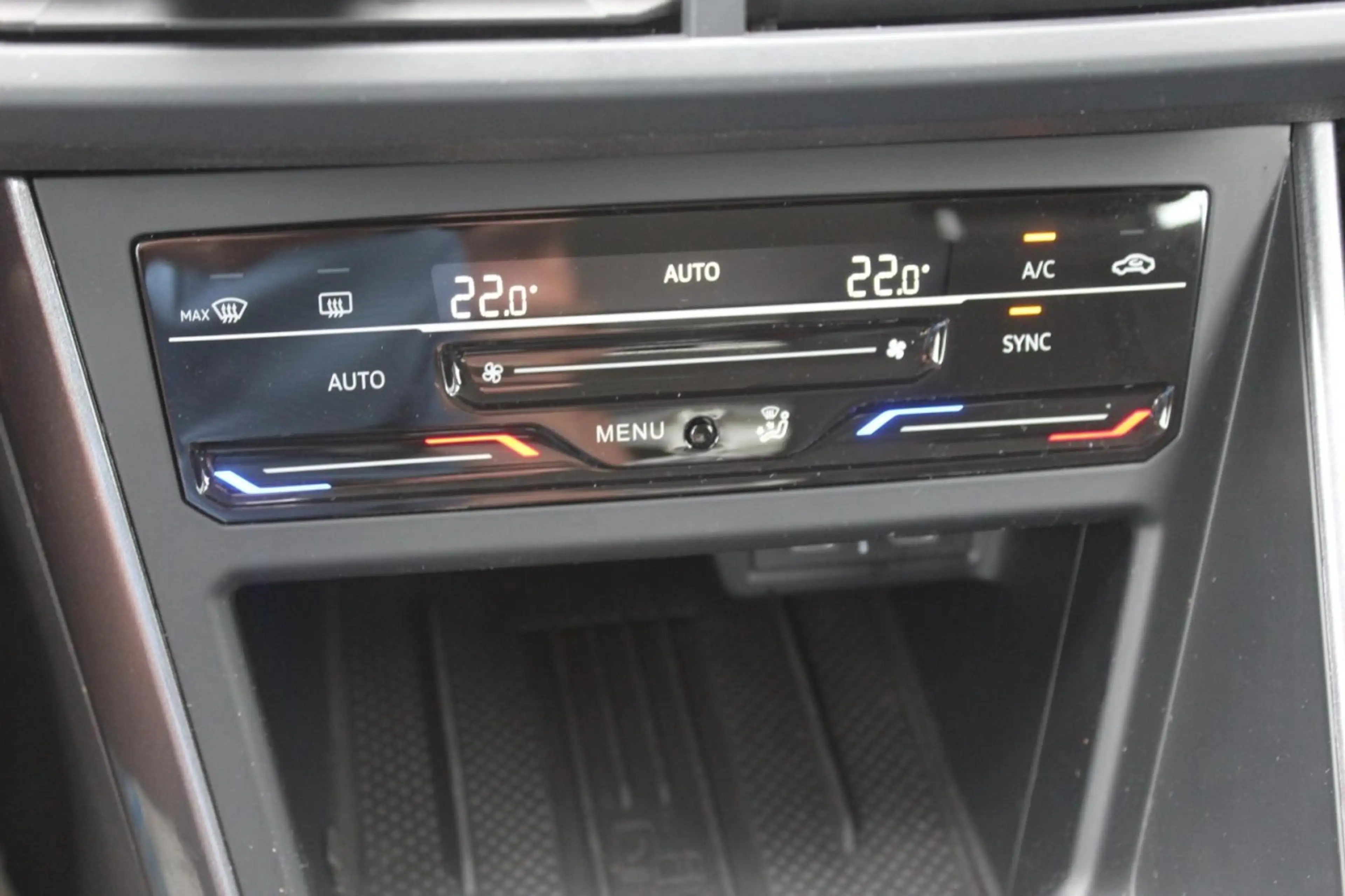Volkswagen Polo 1.0 TSI Style ACC+16-Zoll ALU Klima Einparkhilfe — photo 15