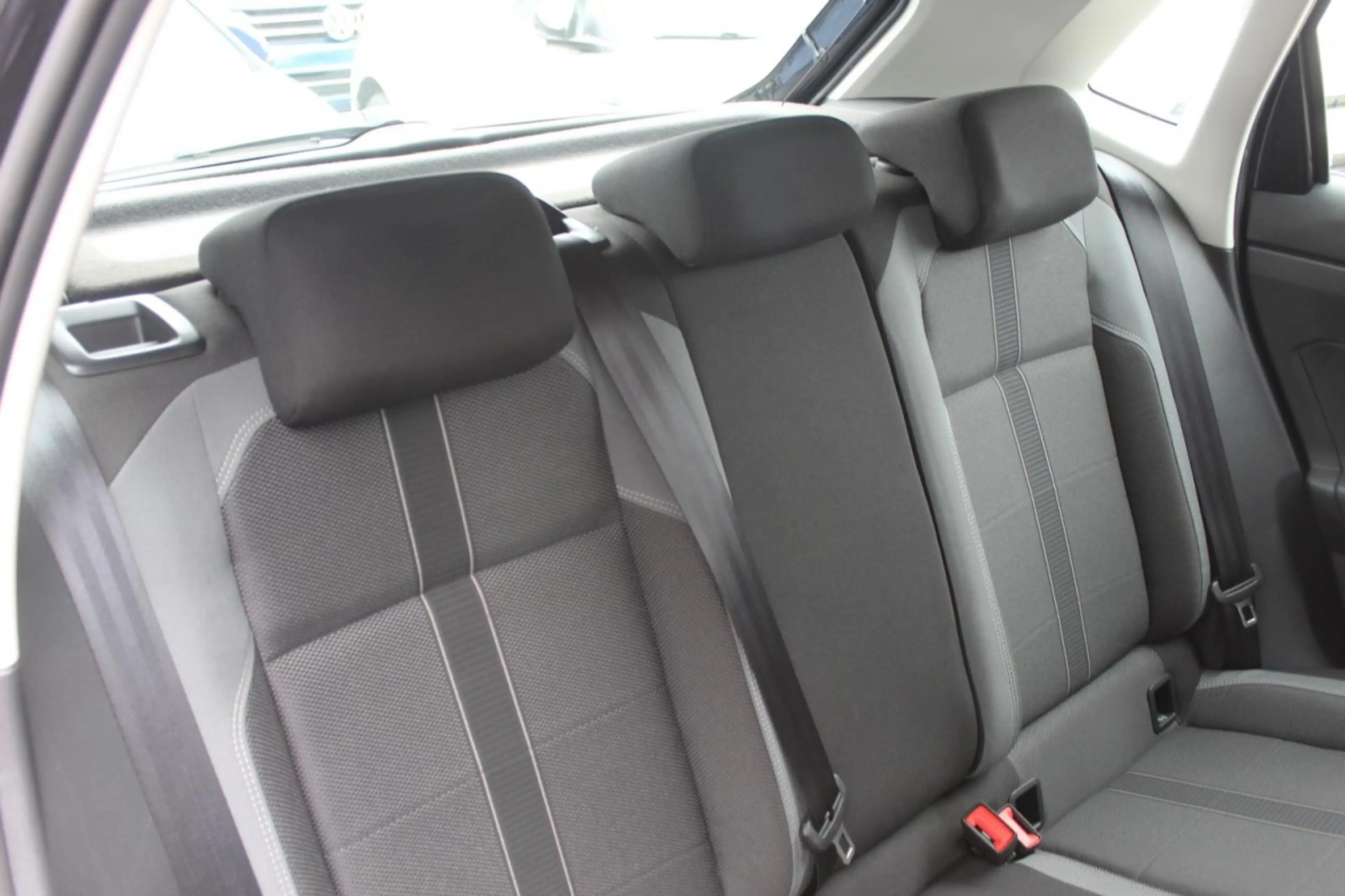 Volkswagen Polo 1.0 TSI Style ACC+16-Zoll ALU Klima Einparkhilfe — photo 7