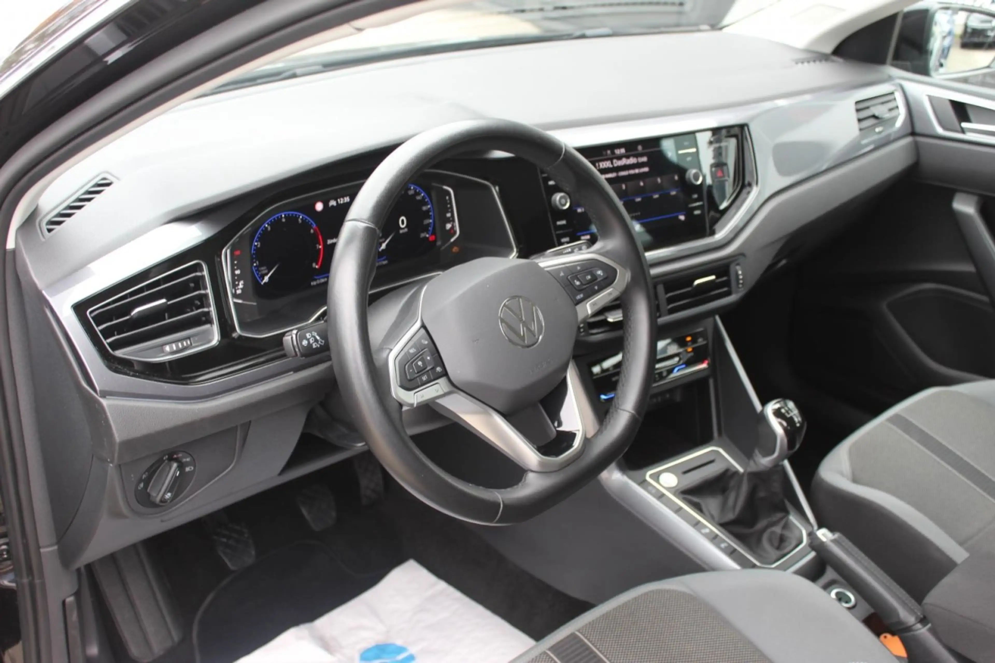 Volkswagen Polo 1.0 TSI Style ACC+16-Zoll ALU Klima Einparkhilfe — photo 10