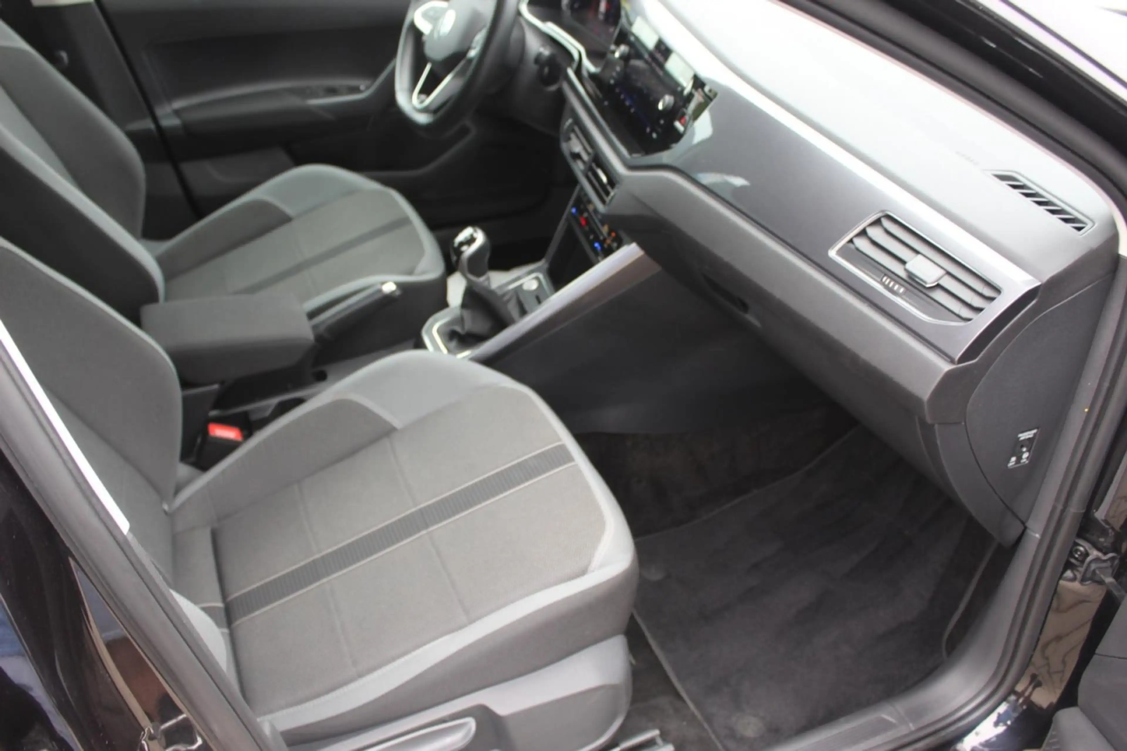 Volkswagen Polo 1.0 TSI Style ACC+16-Zoll ALU Klima Einparkhilfe — photo 8