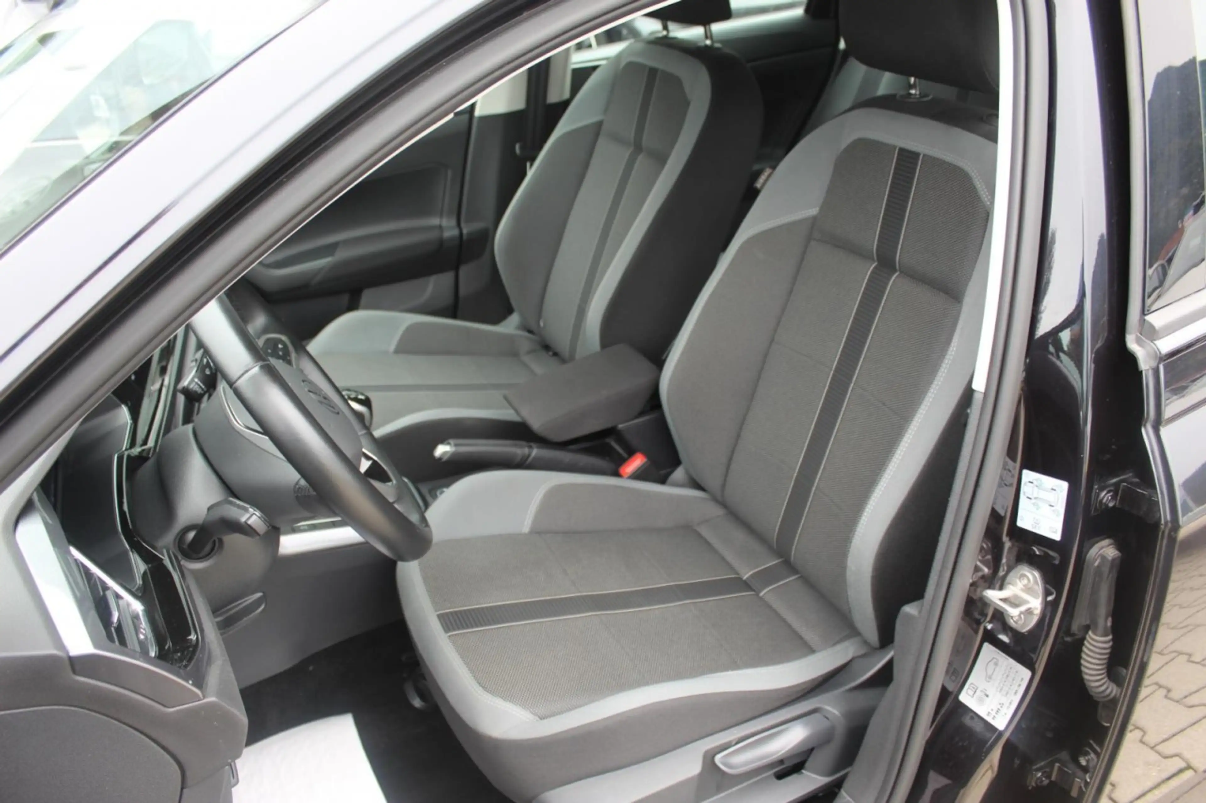 Volkswagen Polo 1.0 TSI Style ACC+16-Zoll ALU Klima Einparkhilfe — photo 11
