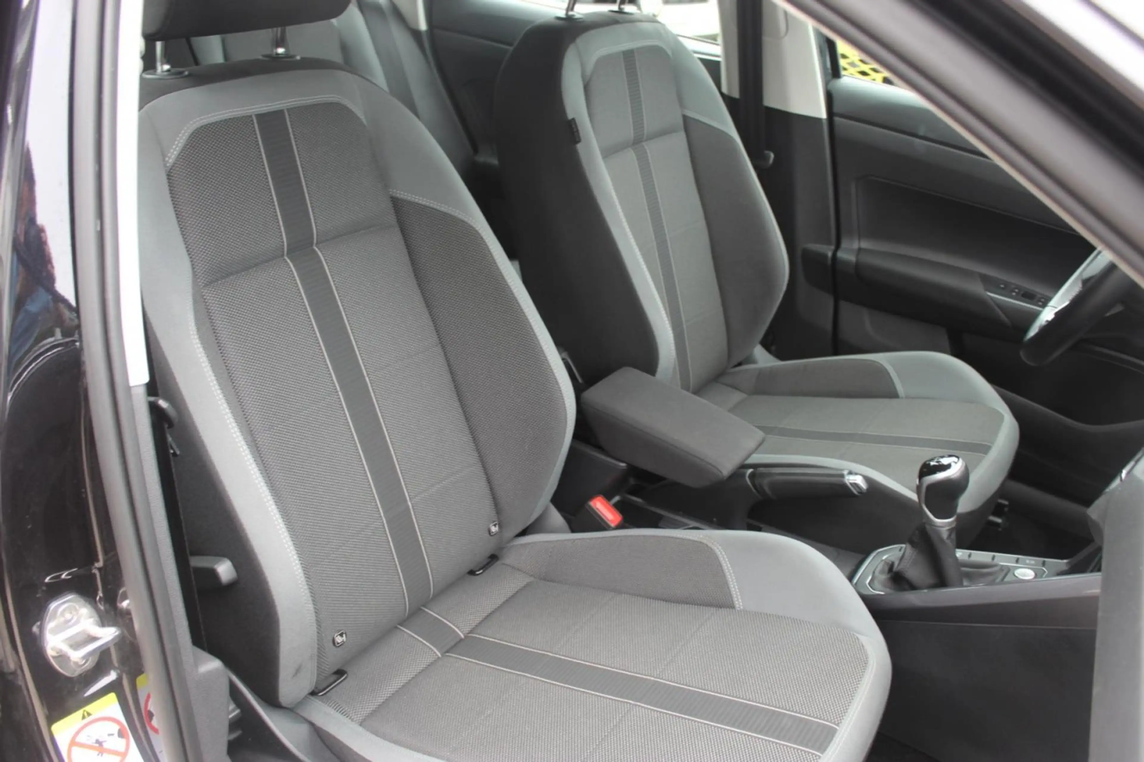 Volkswagen Polo 1.0 TSI Style ACC+16-Zoll ALU Klima Einparkhilfe — photo 9