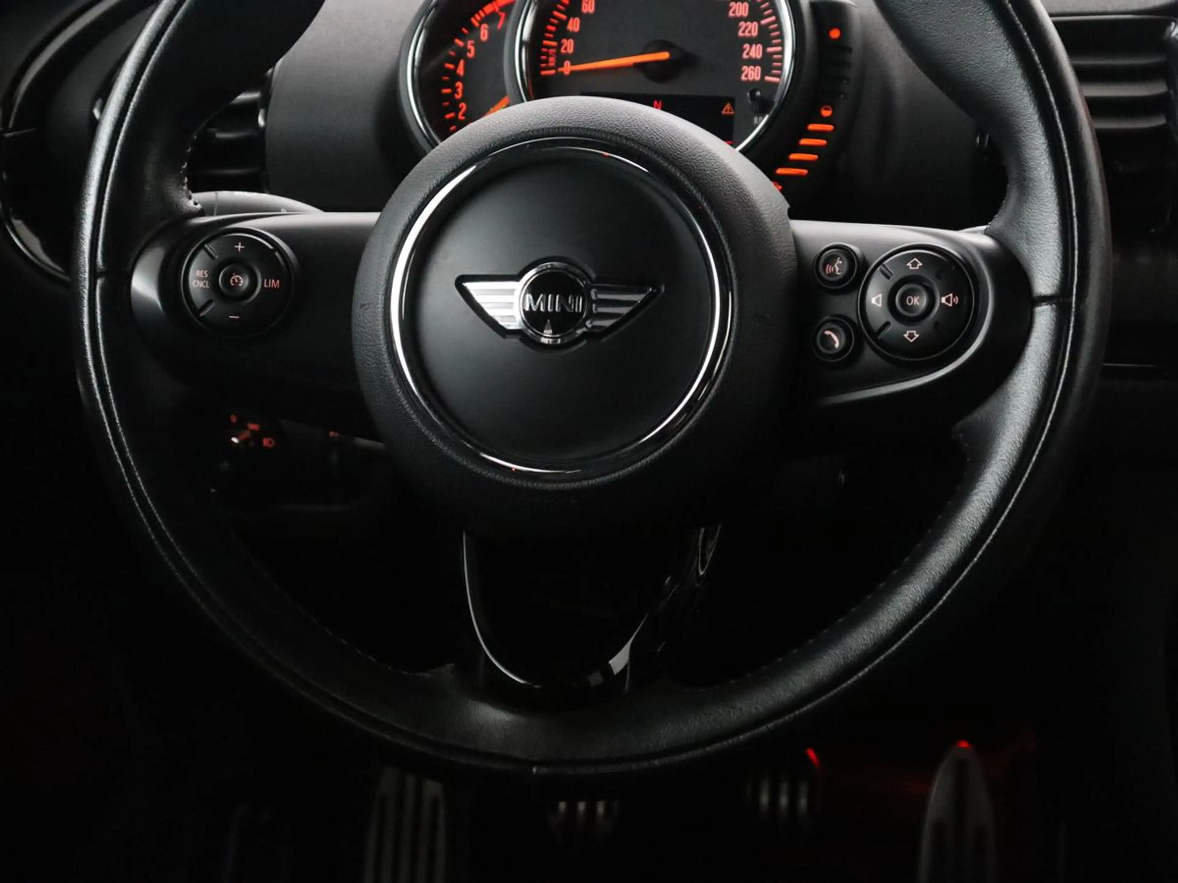 MINI Cooper S Clubman 2.0 Chili Serious Business — photo 7