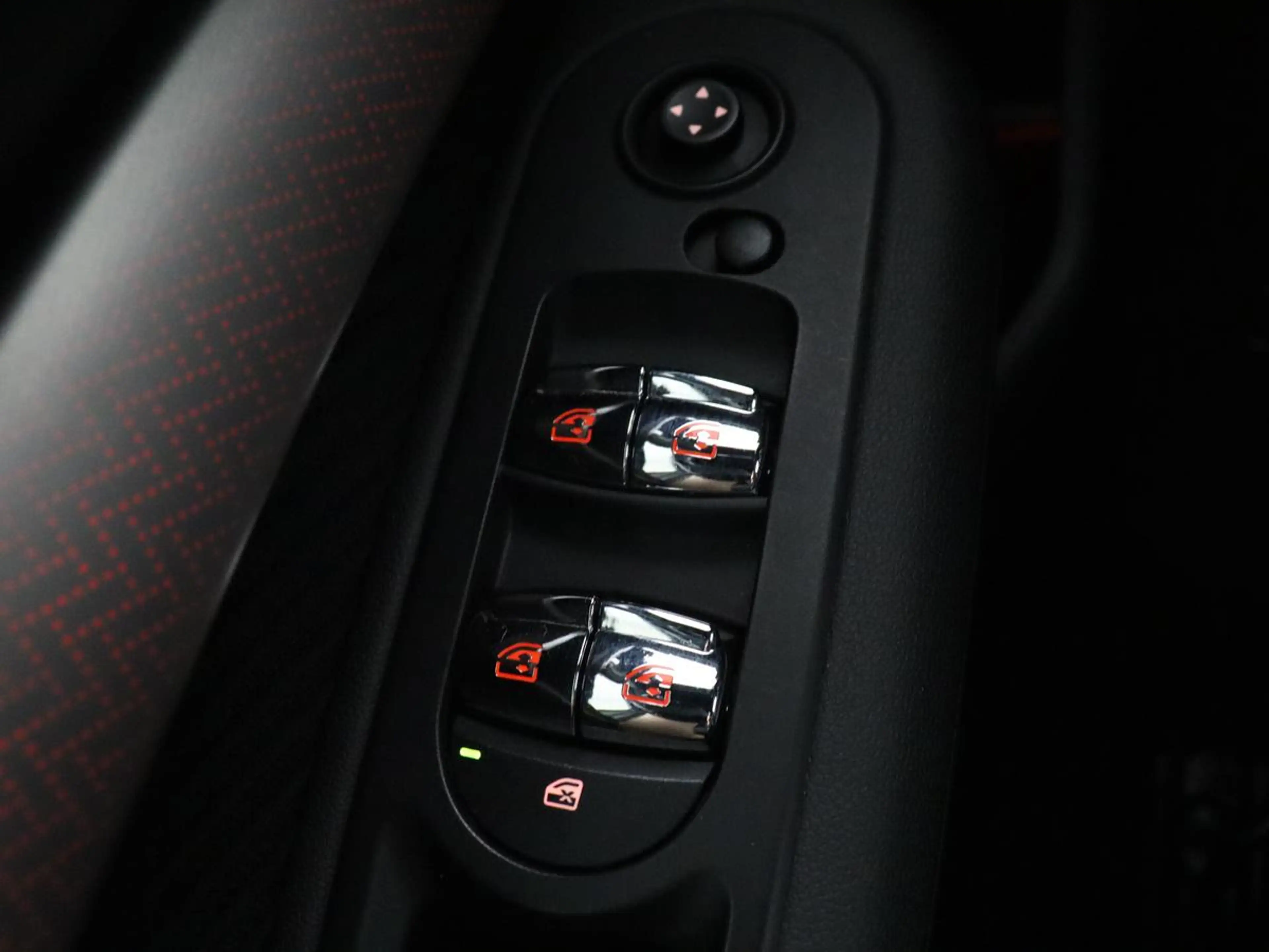 MINI Cooper S Clubman 2.0 Chili Serious Business — photo 32