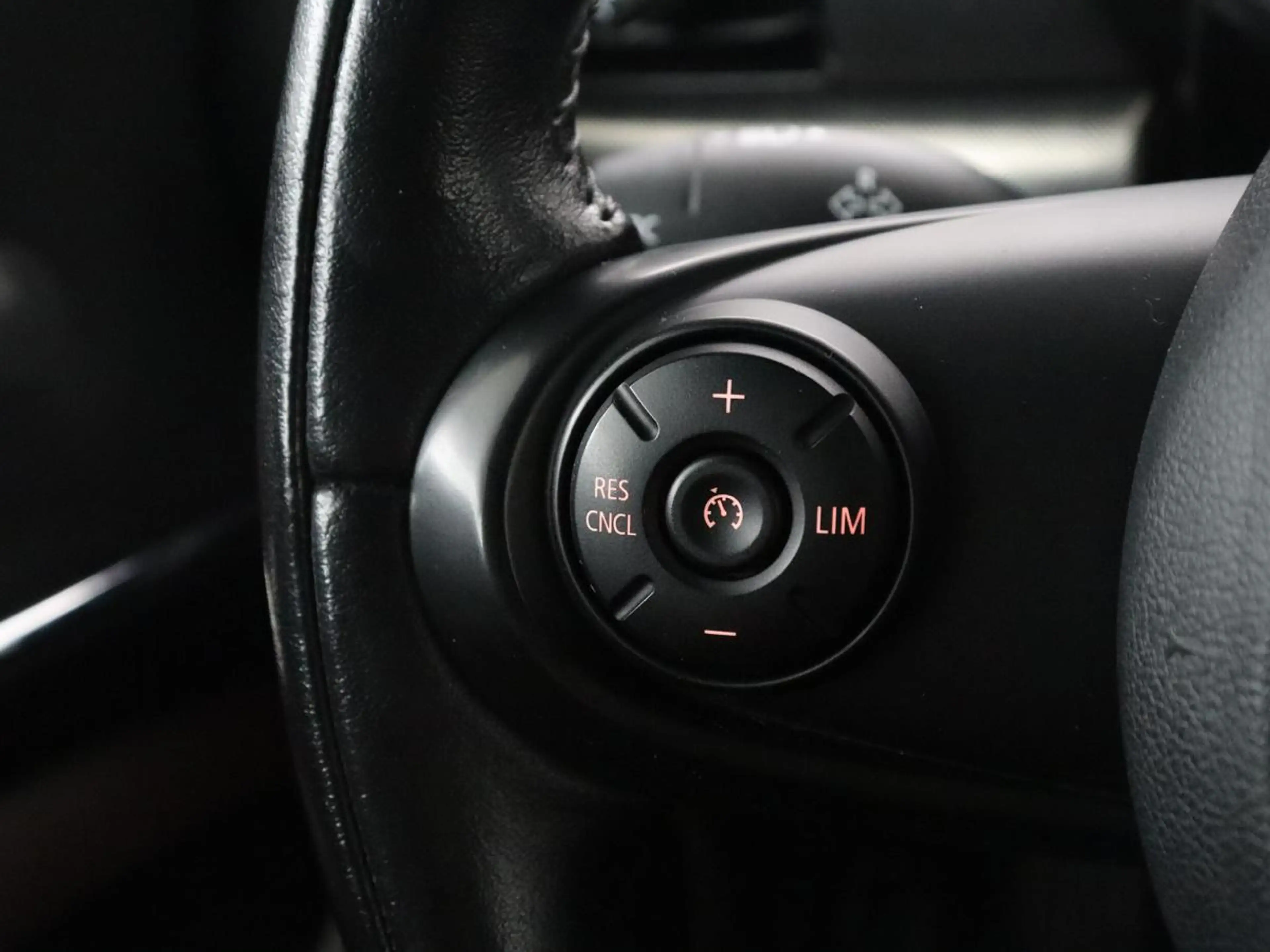 MINI Cooper S Clubman 2.0 Chili Serious Business — photo 12
