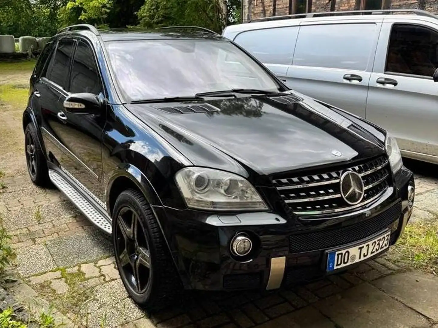 Mercedes-Benz ML 63 AMG ML 63 AMG 4Matic 7G-TRONIC Schwarz - 2
