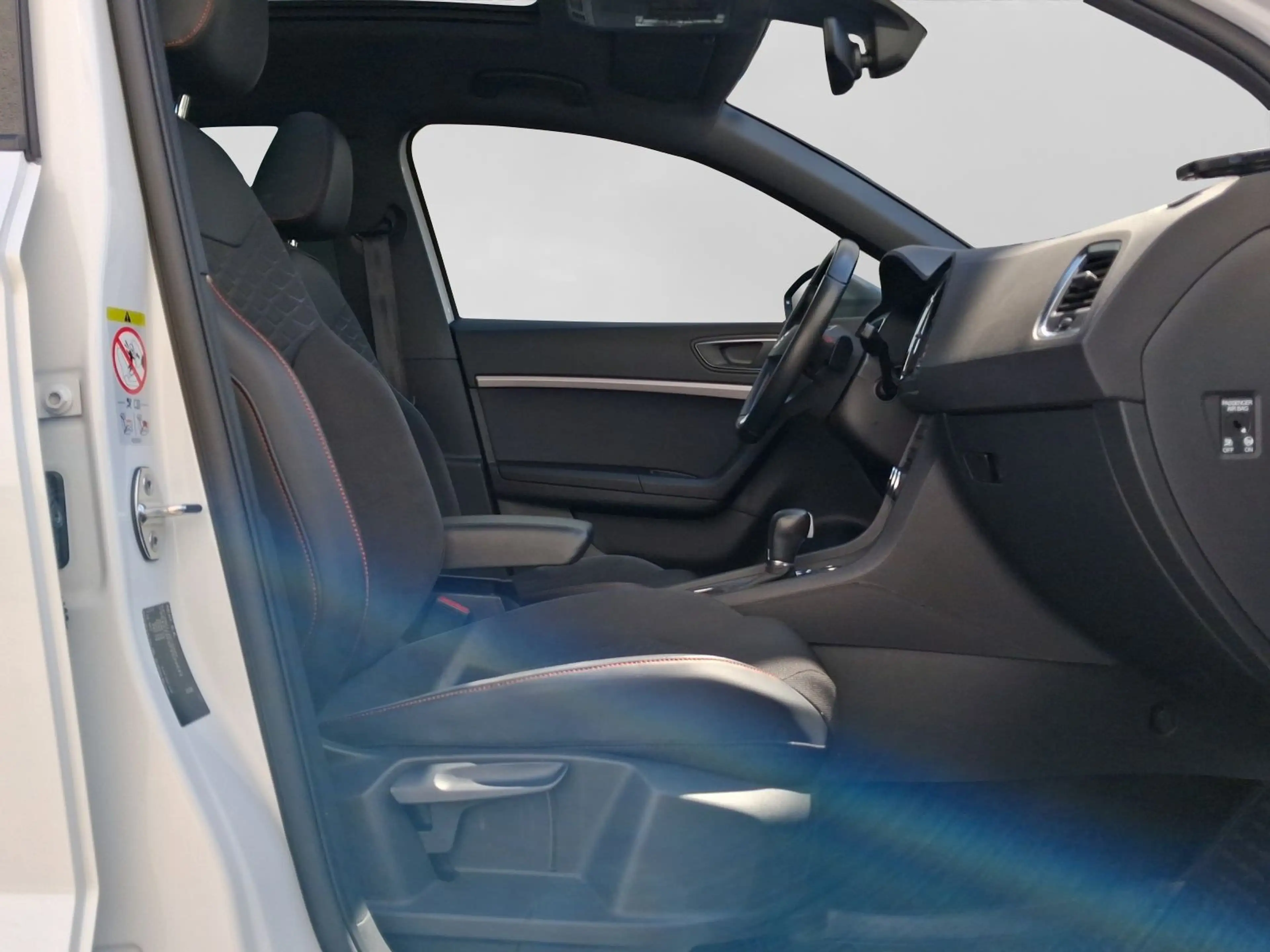 SEAT Ateca 1.5 TSI DSG FR AHK PANO BEATS PDC+ KAMERA — photo 4