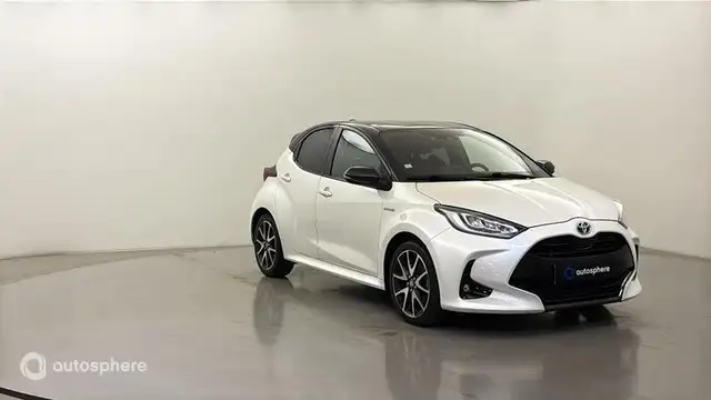Toyota Yaris view 3