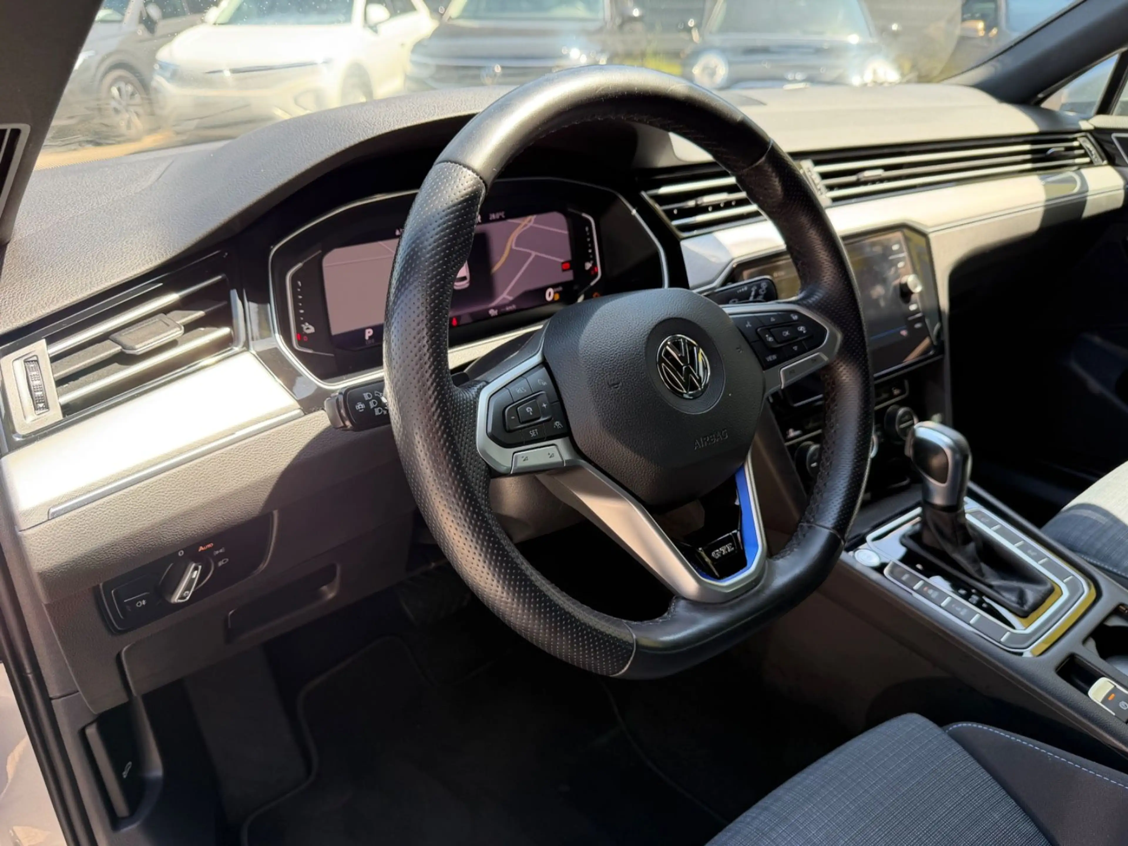 Volkswagen Passat Variant GTE/HYBRID/ACC/SPURH*/SHZ/KEYLESS — photo 13