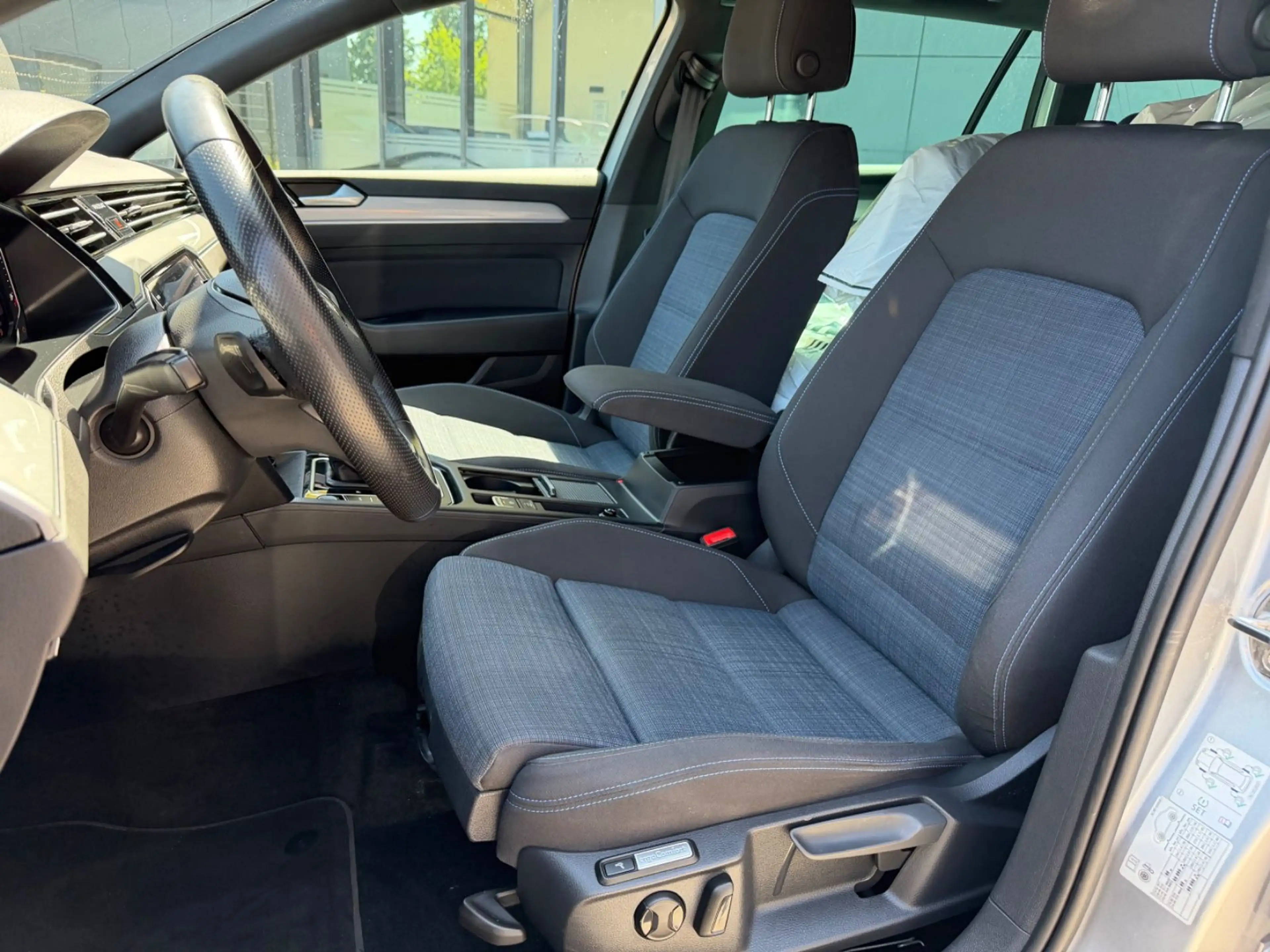 Volkswagen Passat Variant GTE/HYBRID/ACC/SPURH*/SHZ/KEYLESS — photo 11
