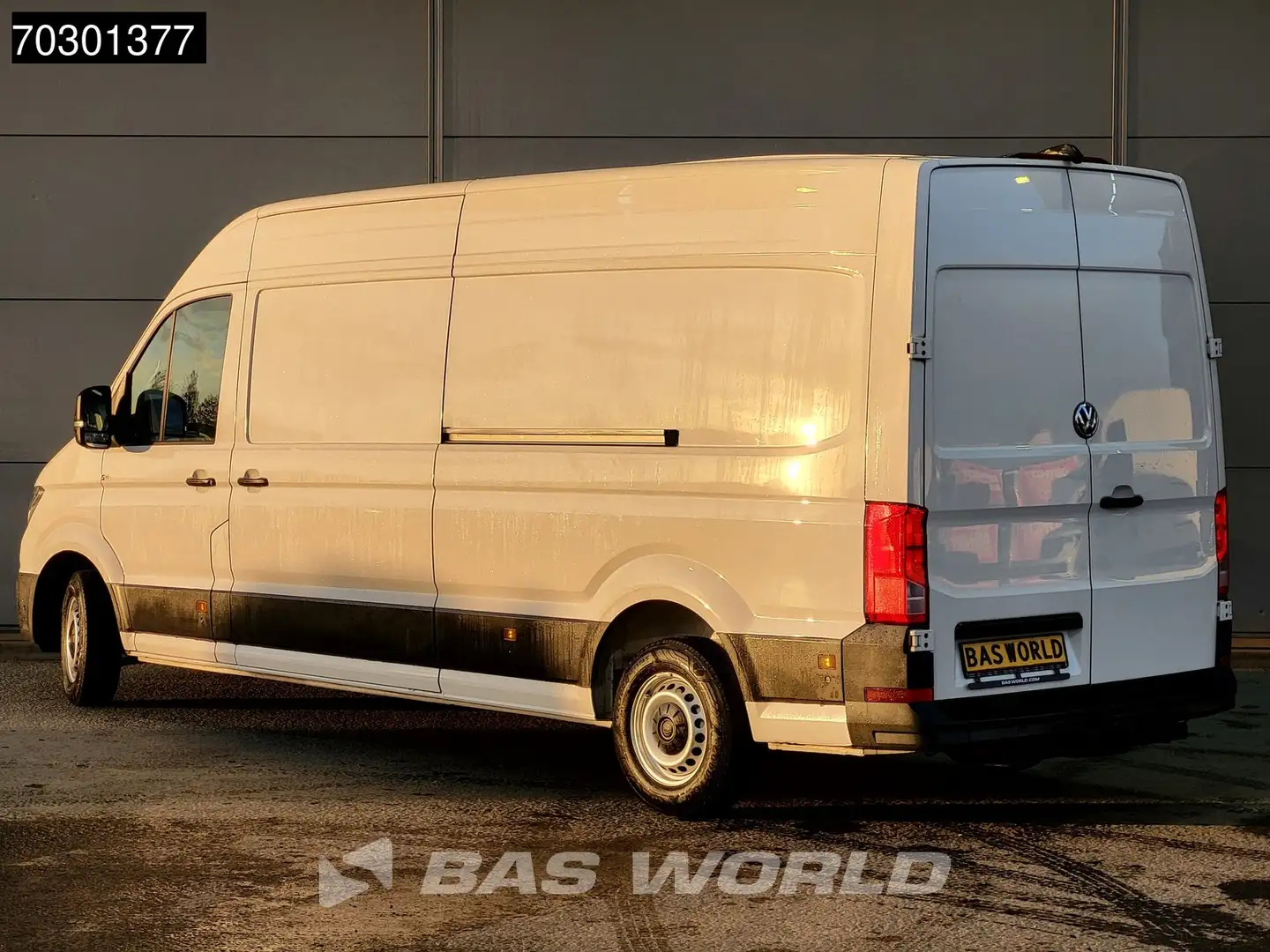 Volkswagen Crafter 177pk Dubbele Schuifdeur Automaat L4H3 Trekhaak AC Wit - 2