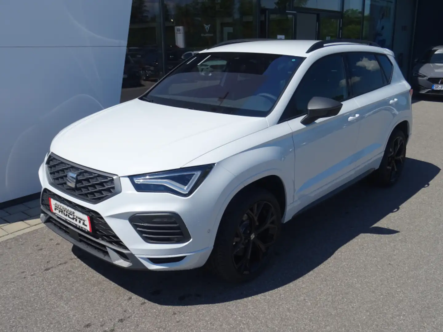 SEAT Ateca Ateca 2.0 TDI FR DSG 150PS AHK Navi ACC Totwink. B Weiß - 2