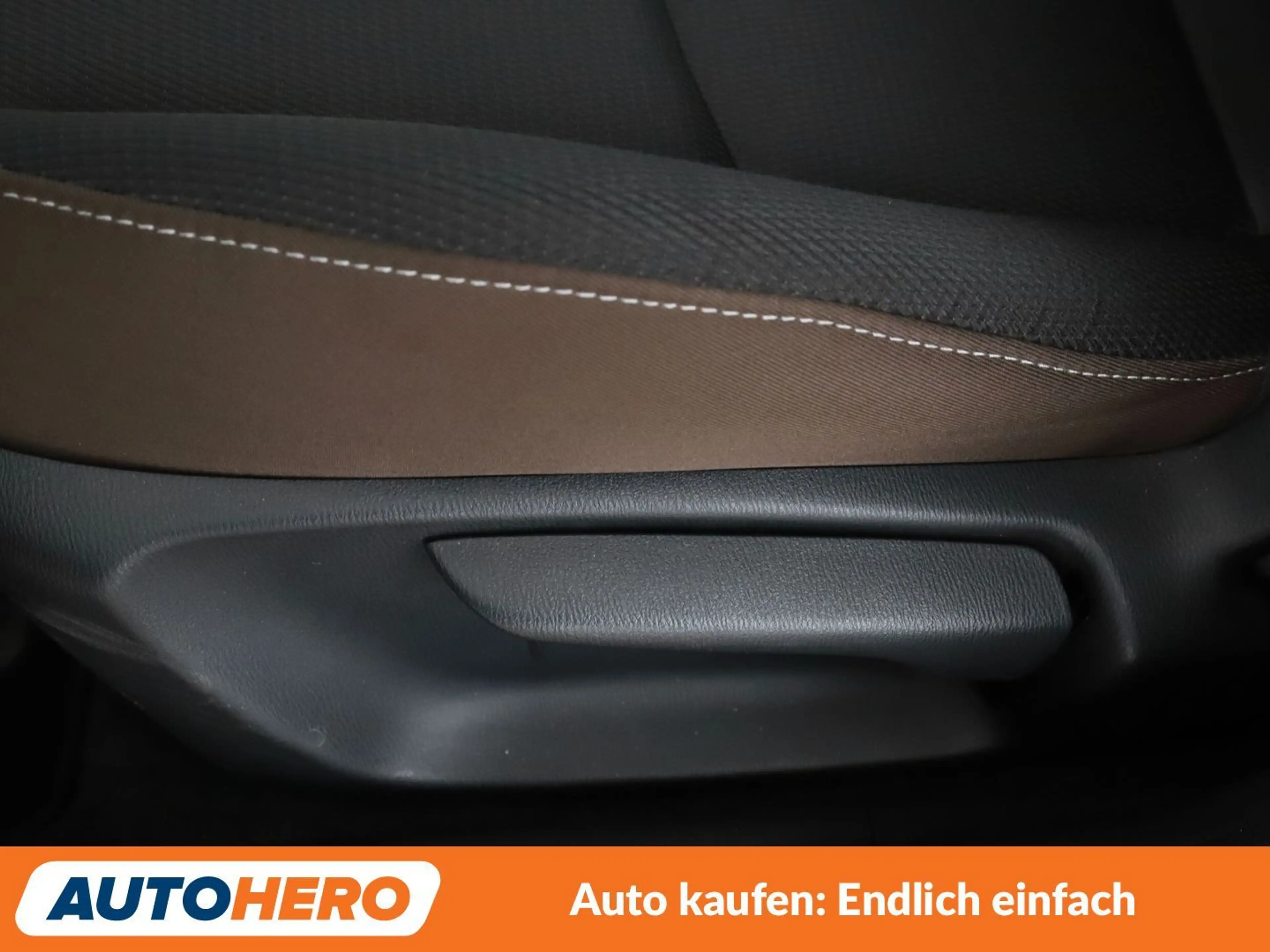 Mazda 2 1.5 Skyactiv-G Exclusive-Line*NAVI*TEMPO*PDC* — photo 28