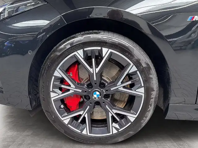 BMW 1 Series view 8