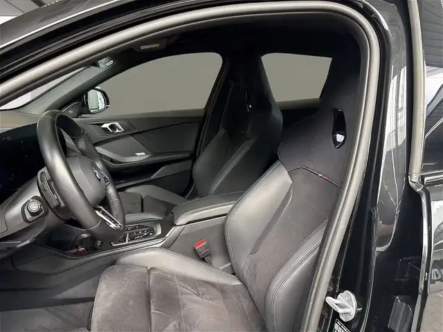 BMW 1 Series view 9