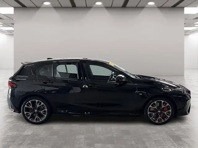 BMW 1 Series view 5