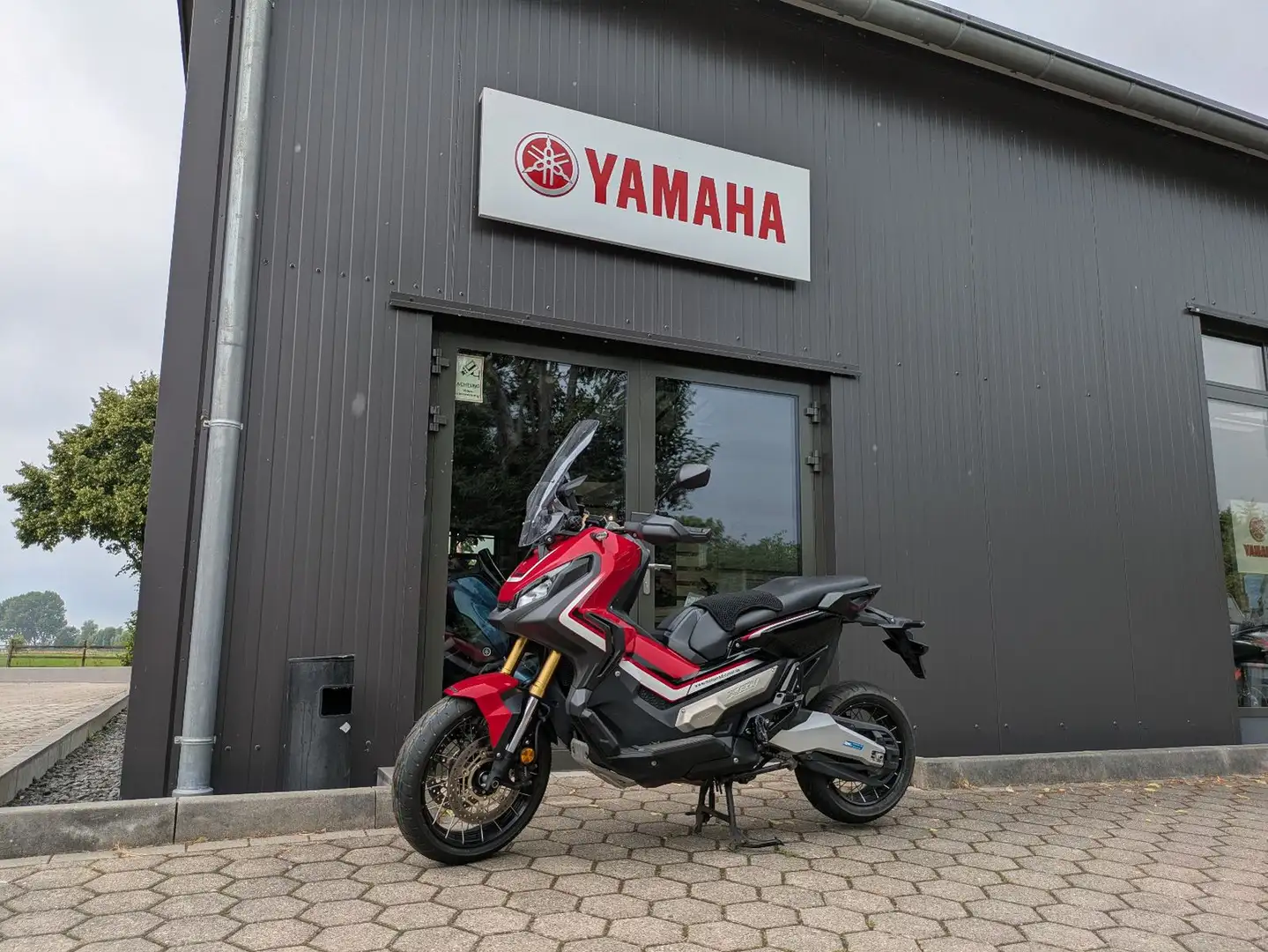 Honda X-ADV 750 Roşu - 1