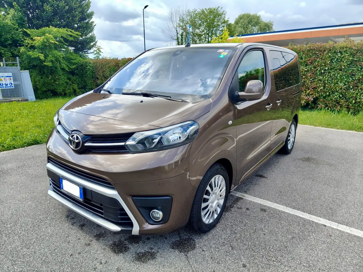 Toyota Proace Lounge L0 Marrone - 1