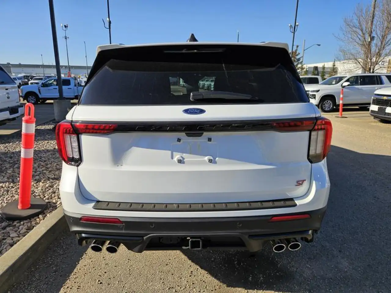 Ford Explorer снимка Ford Explorer