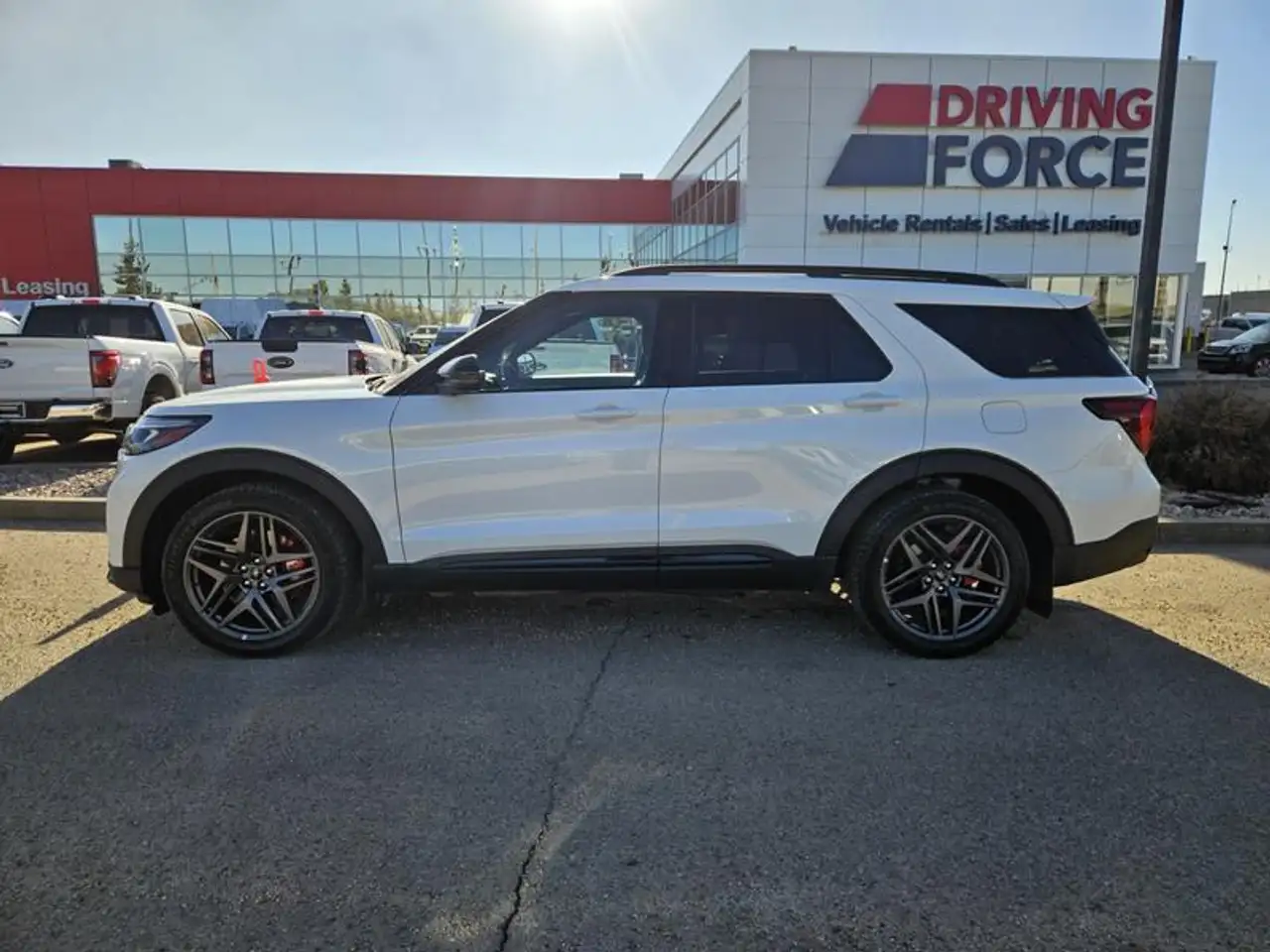 Ford Explorer снимка Ford Explorer