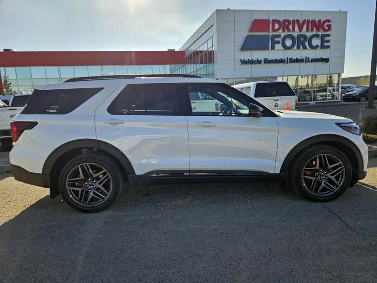 Ford Explorer снимка Ford Explorer