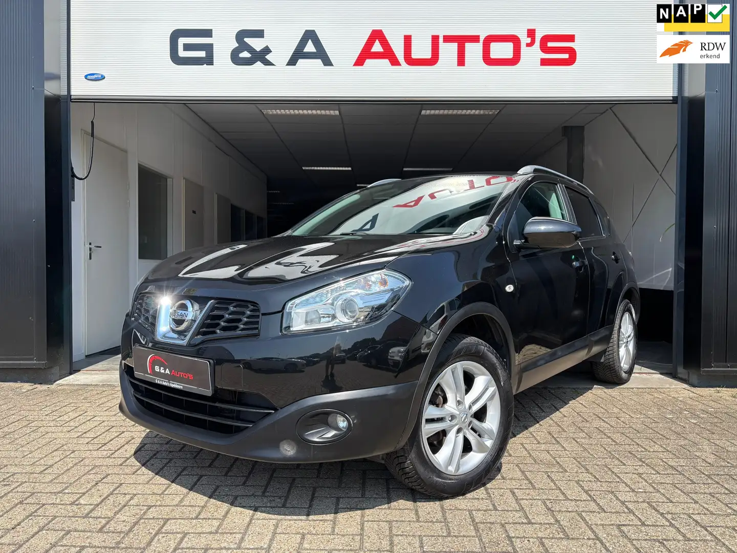 Nissan Qashqai 2.0 Automaat / Airco / Camera / Cruise CTRL / Pano Negro - 1