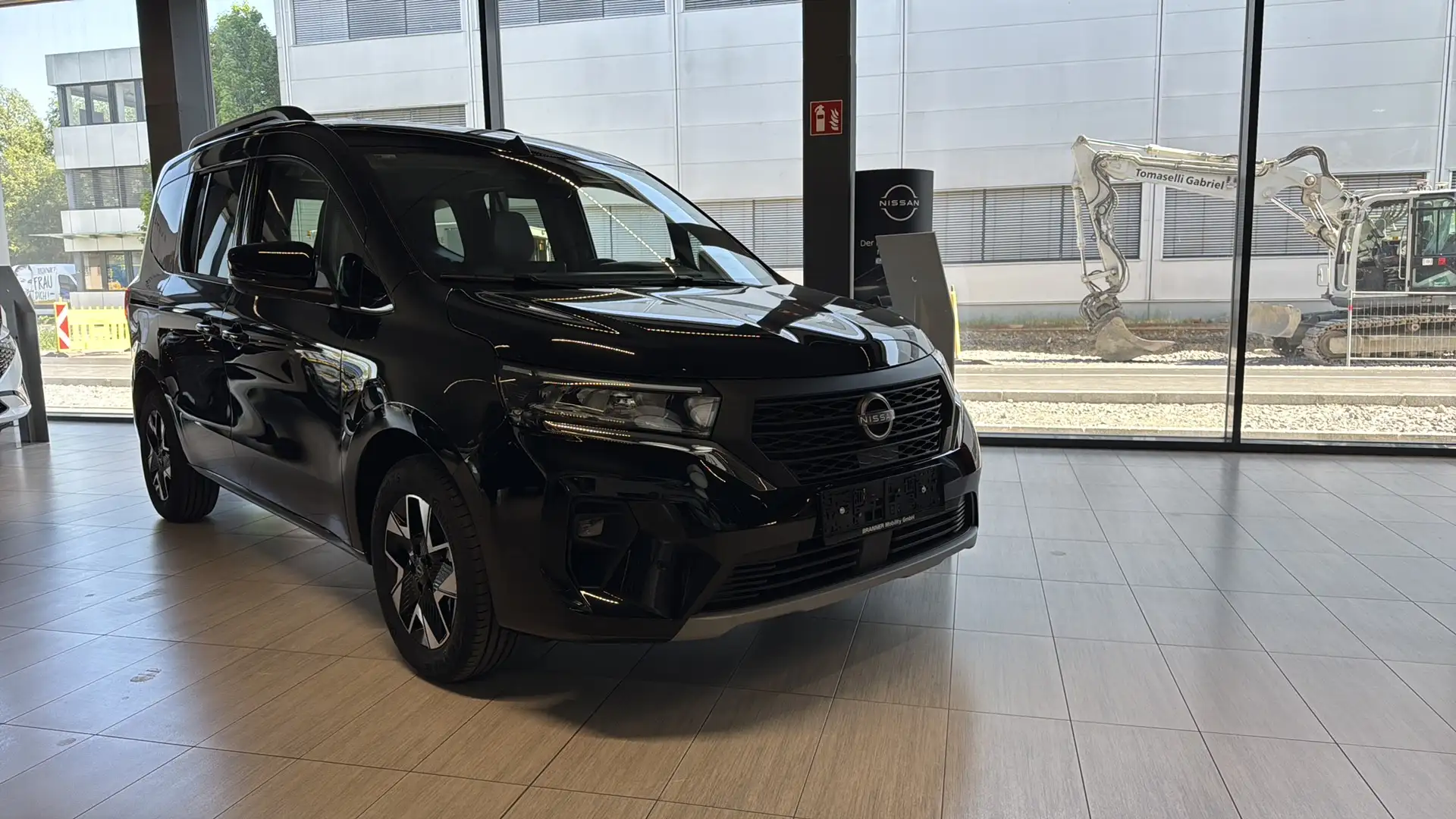 Nissan Townstar L1 Kombi Tekna Schwarz - 2