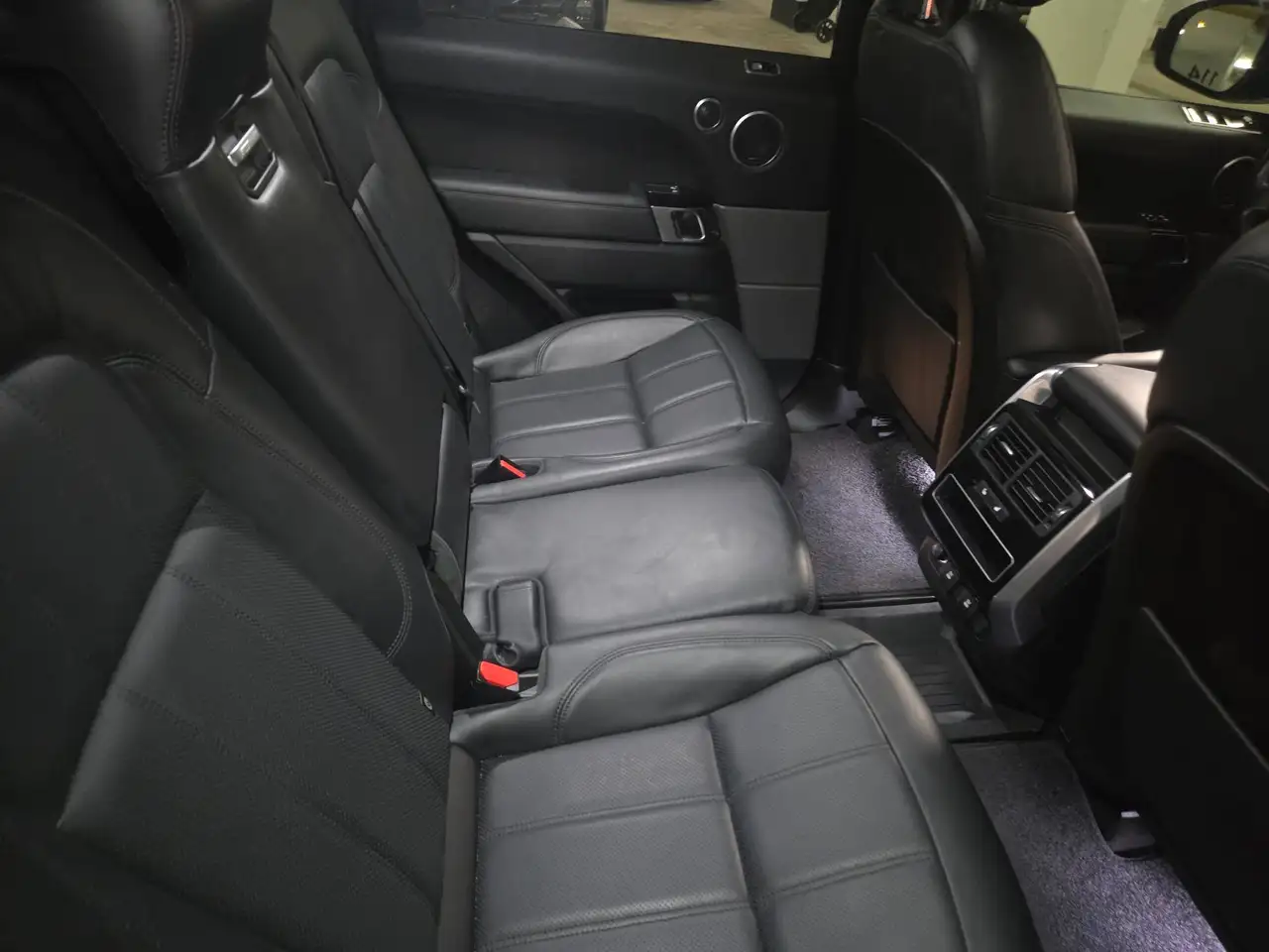 Land Rover Range Rover Sport снимка Land Rover Range Rover Sport