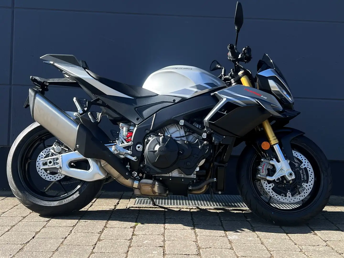 Aprilia Tuono Modell 2025!!! Argintiu - 1