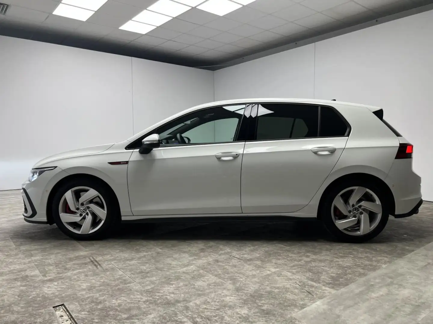 Volkswagen Golf VIII GTI 2.0 TSI DSG Klima Navi Rückfahrkamera Weiß - 2