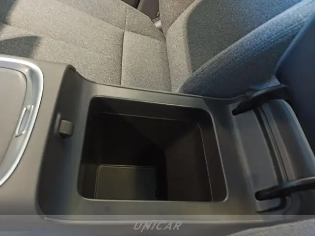 Leapmotor B10 view 13