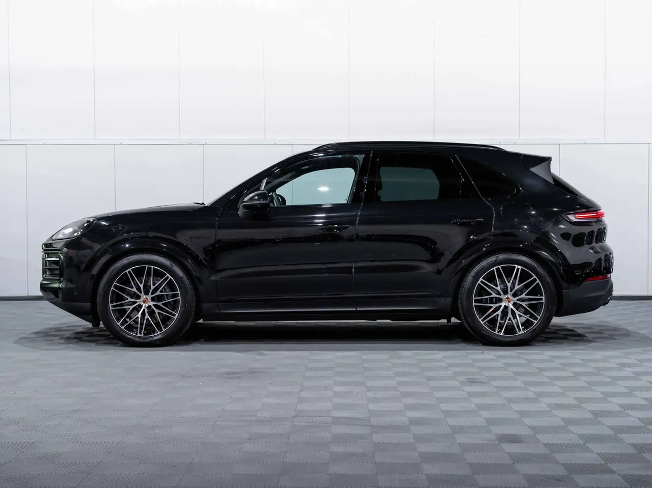 Porsche Cayenne E-Hybrid 3.0 Turbo V6 (346 kW), миниатюра 4