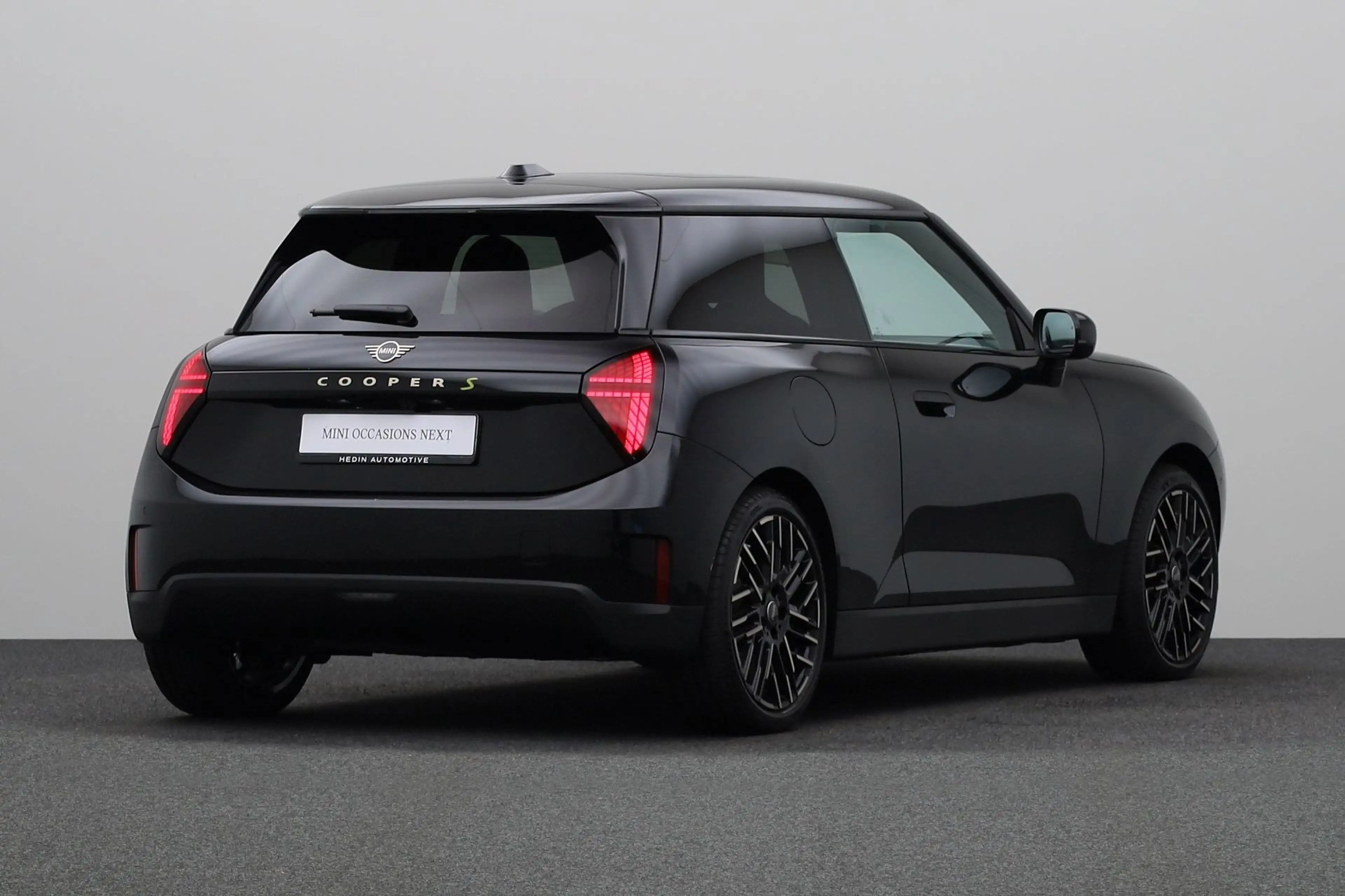 MINI Cooper SE 3-Deurs Favoured 54.2 kWh | Pakket M | Panoramadak — photo 2